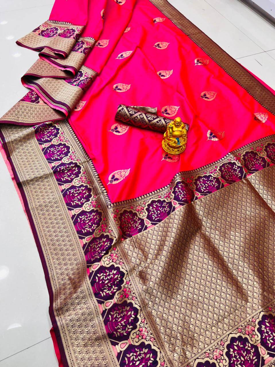 Gossamer Dark Pink Kanjivaram Silk With Sizzling Blouse Piece