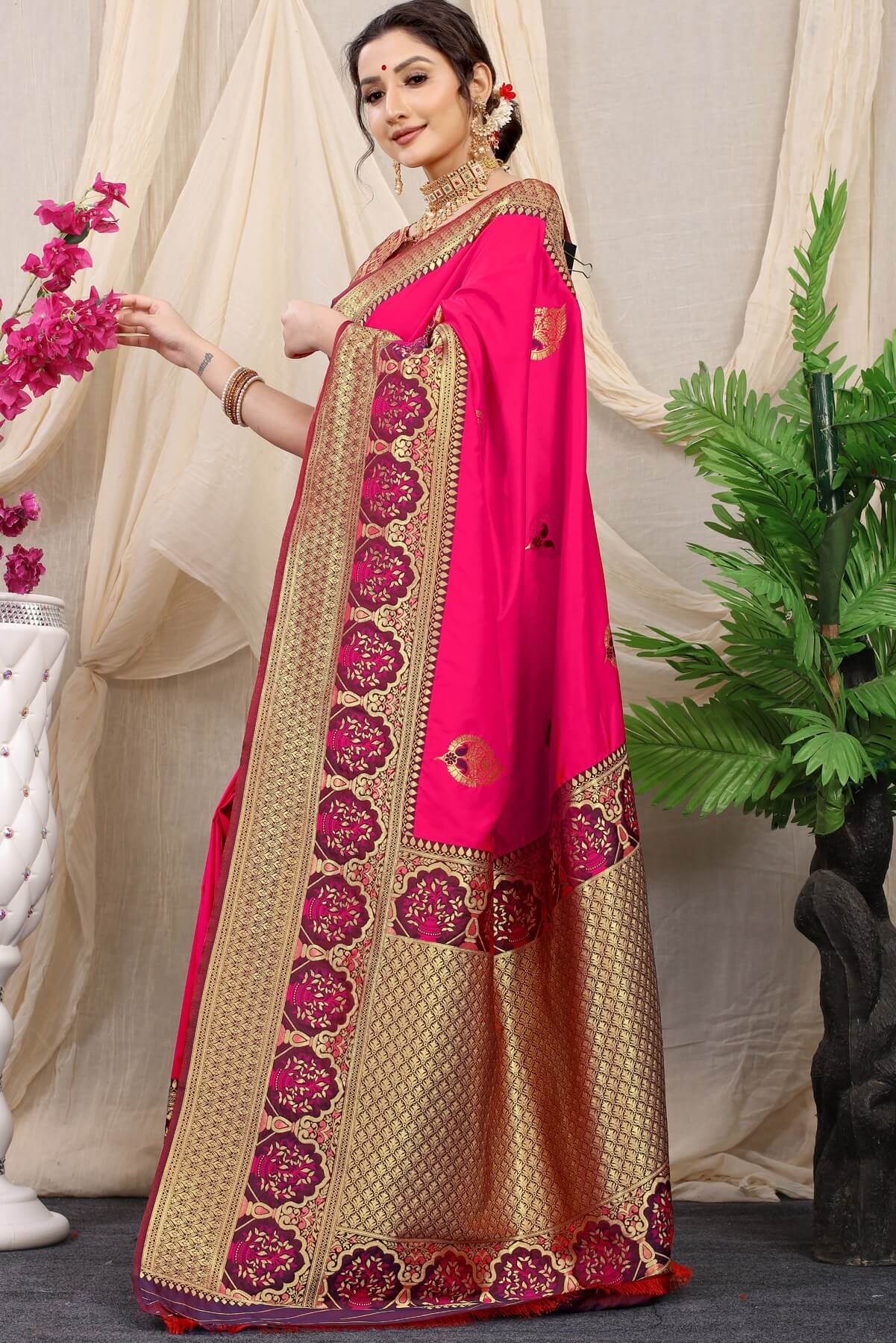 Gossamer Dark Pink Kanjivaram Silk With Sizzling Blouse Piece