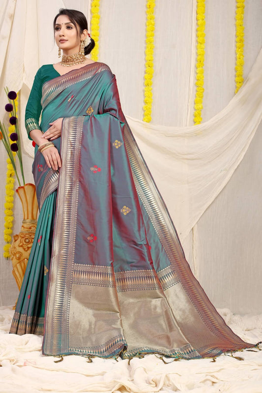 Flaunt Grey Banarasi Silk Saree With Magnetic Blouse Piece
