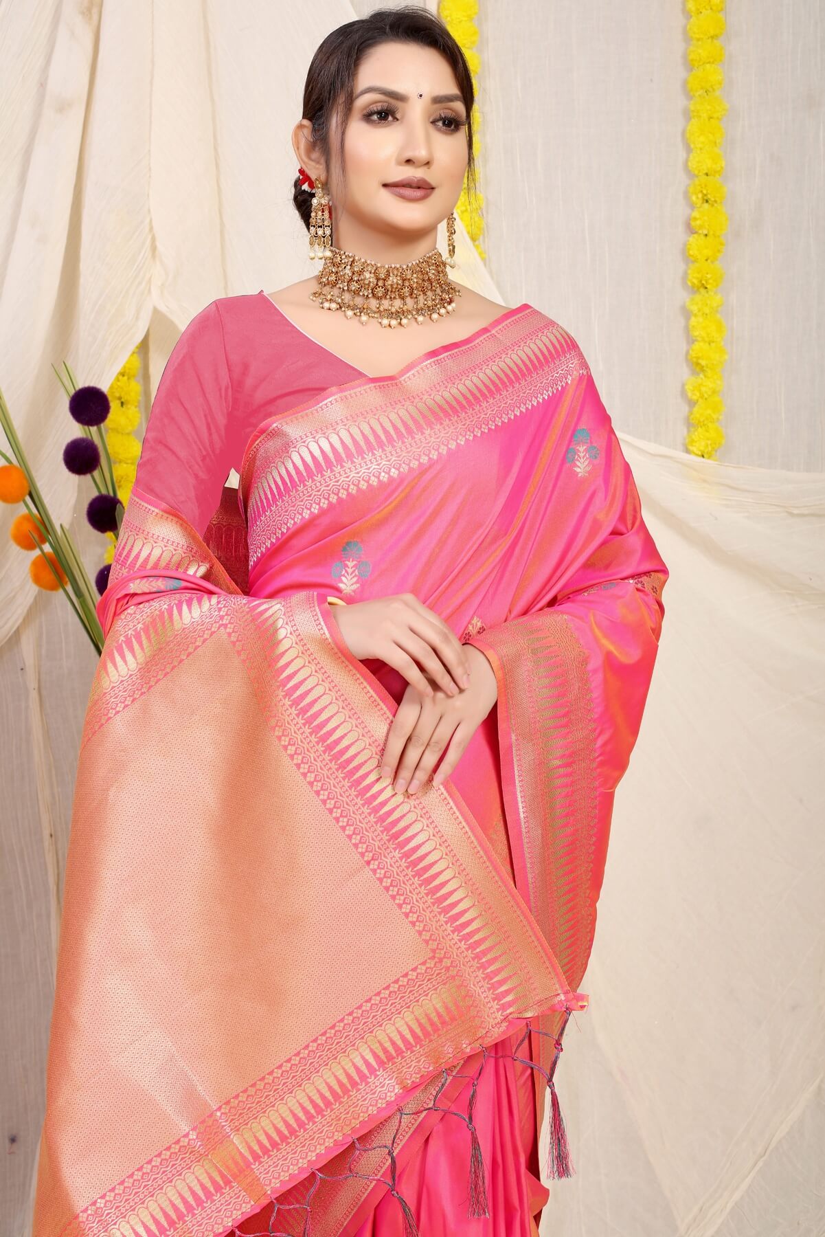 Gorgeous Pink Banarasi Silk Saree With Magnetic Blouse Piece