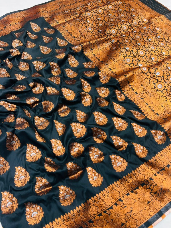 Amiable Black Soft Banarasi Silk Saree With Splendorous Blouse Piece