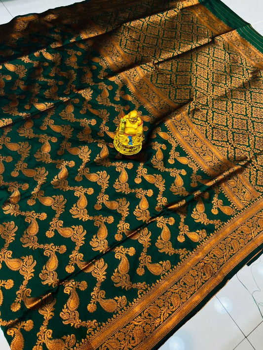 Glowing Dark Green Soft Banarasi Silk Saree With Beautiful Blouse Piece