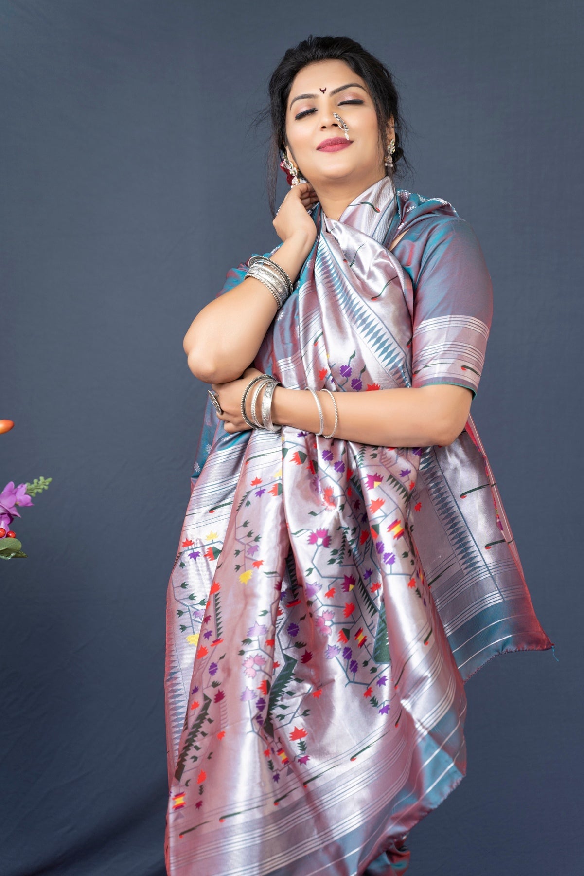 Amazing Grey Paithani Silk Saree With Magnetic Blouse Piece