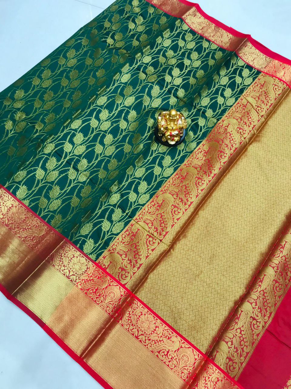 Opulent Green Kanjivaram Silk With Redolent Blouse Piece