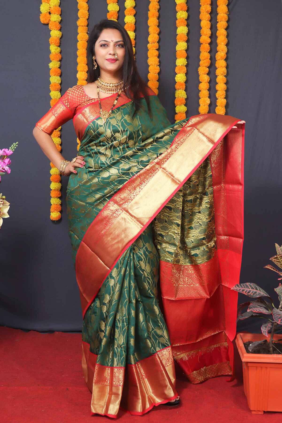 Opulent Green Kanjivaram Silk With Redolent Blouse Piece