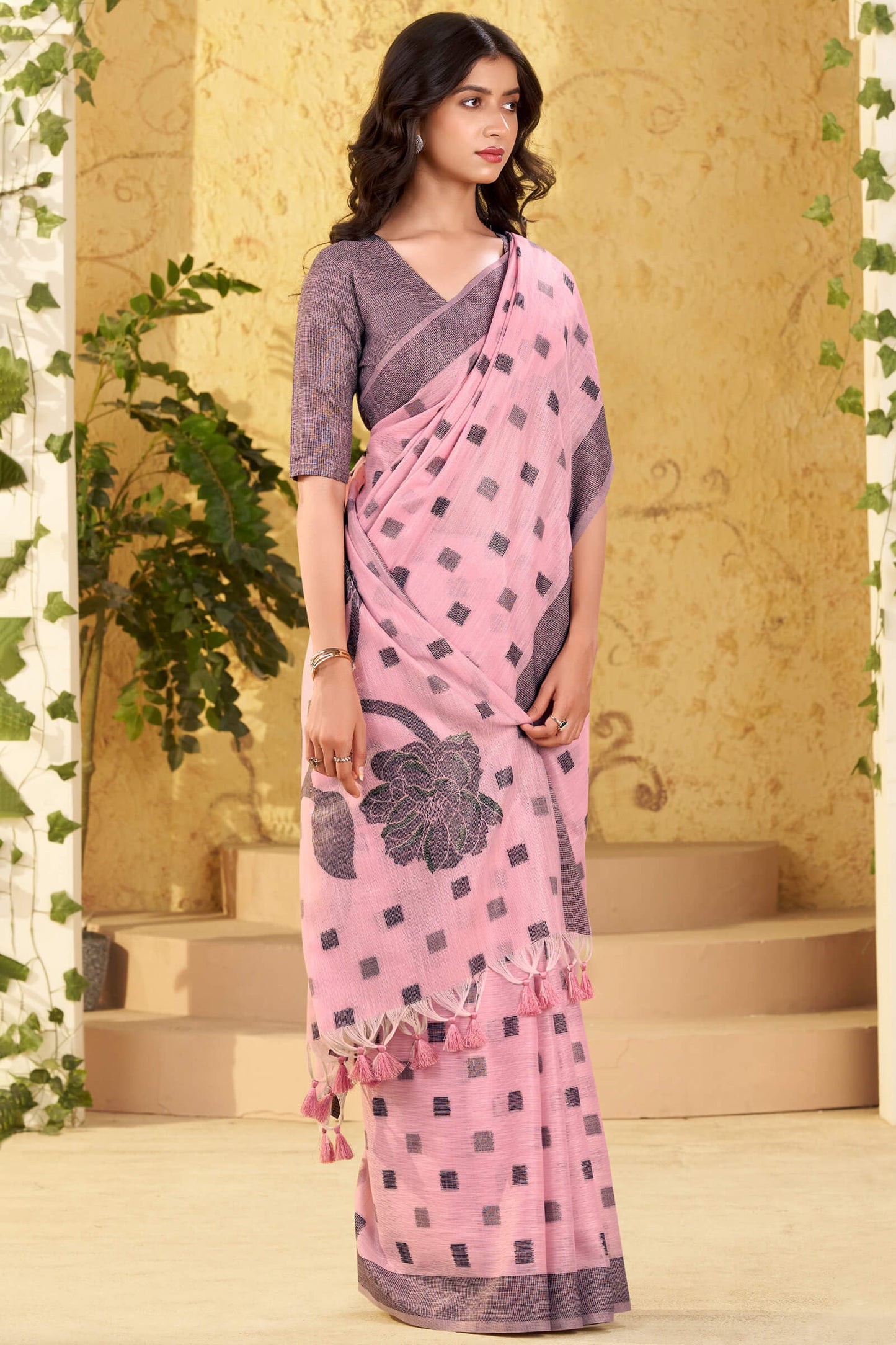 Devastating Pink Cotton Silk Saree With Tantalizing Blouse Piece