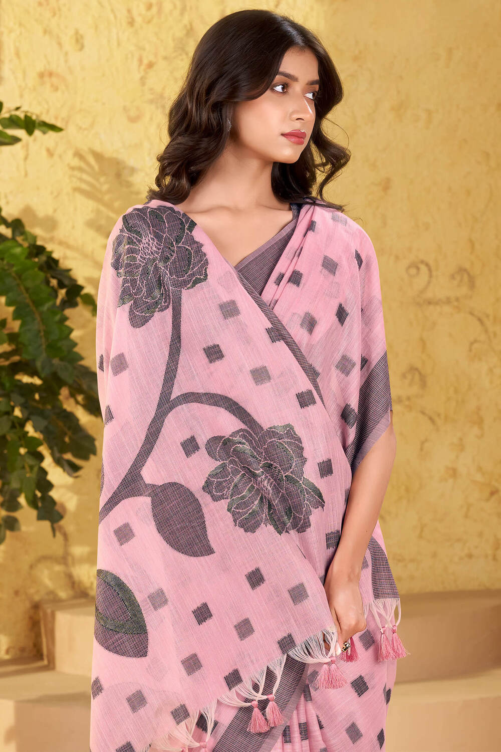 Devastating Pink Cotton Silk Saree With Tantalizing Blouse Piece