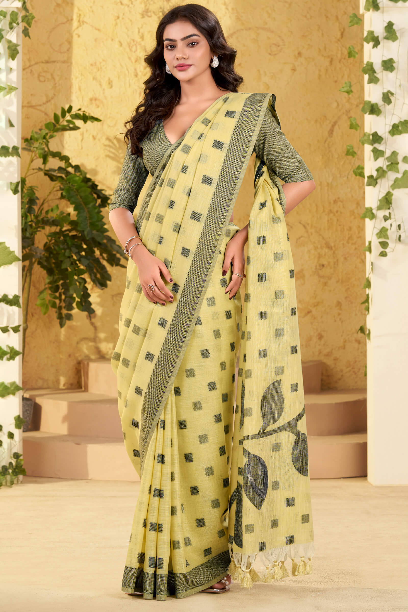 Lissome Yellow Cotton Silk Saree With Splendiferous Blouse Piece