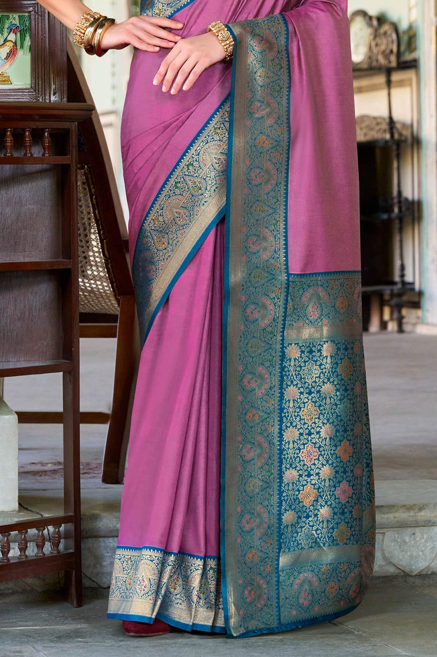 Appealing Lavender Soft Banarasi Silk Saree With Lassitude Blouse Piece