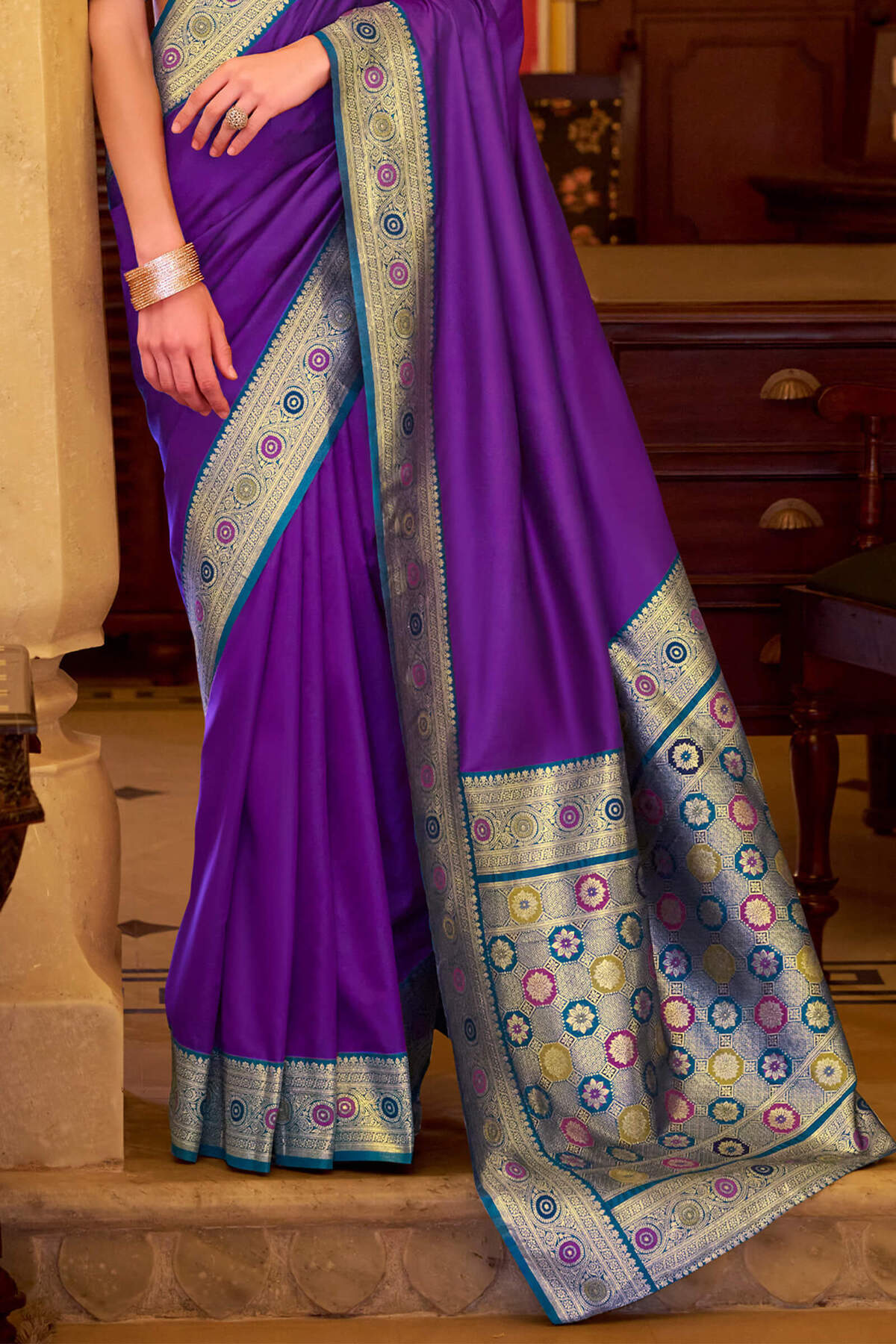 Forbearance Royal Purple Pure Zari Weaving Banarasi Silk Saree With Beleaguer Blouse Piece
