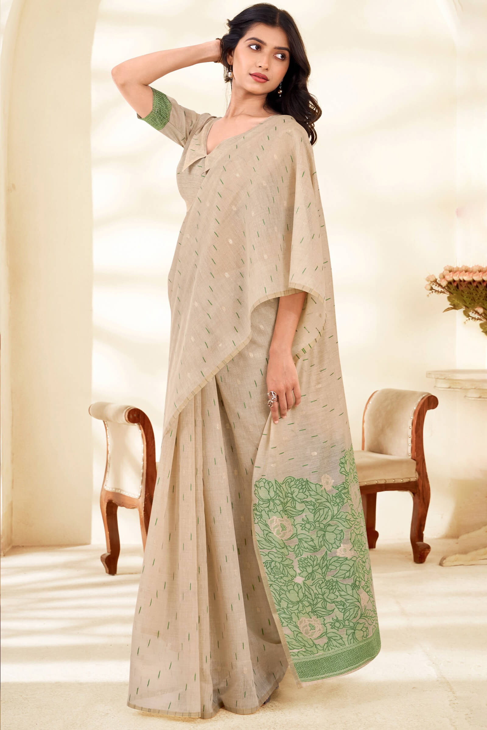 Resonant Beige Pure Munga Cotton Saree With Seraglio Blouse Piece