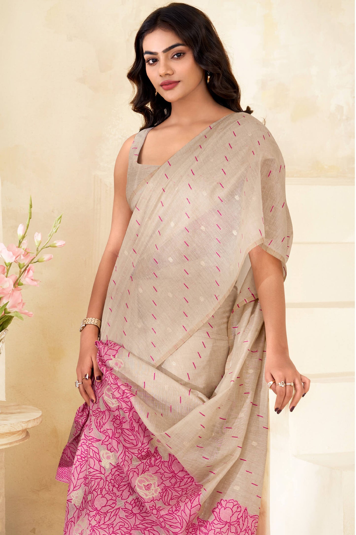 Smashing Beige Pure Munga Cotton Saree With Opulent Blouse Piece