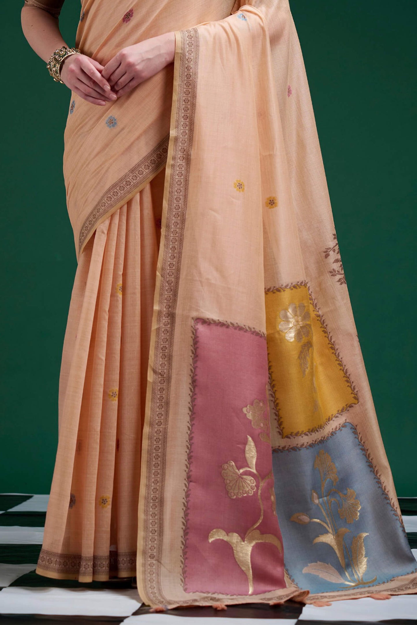 Felicitous Peach Jamdani Cotton Silk Saree With Glamorous Blouse Piece