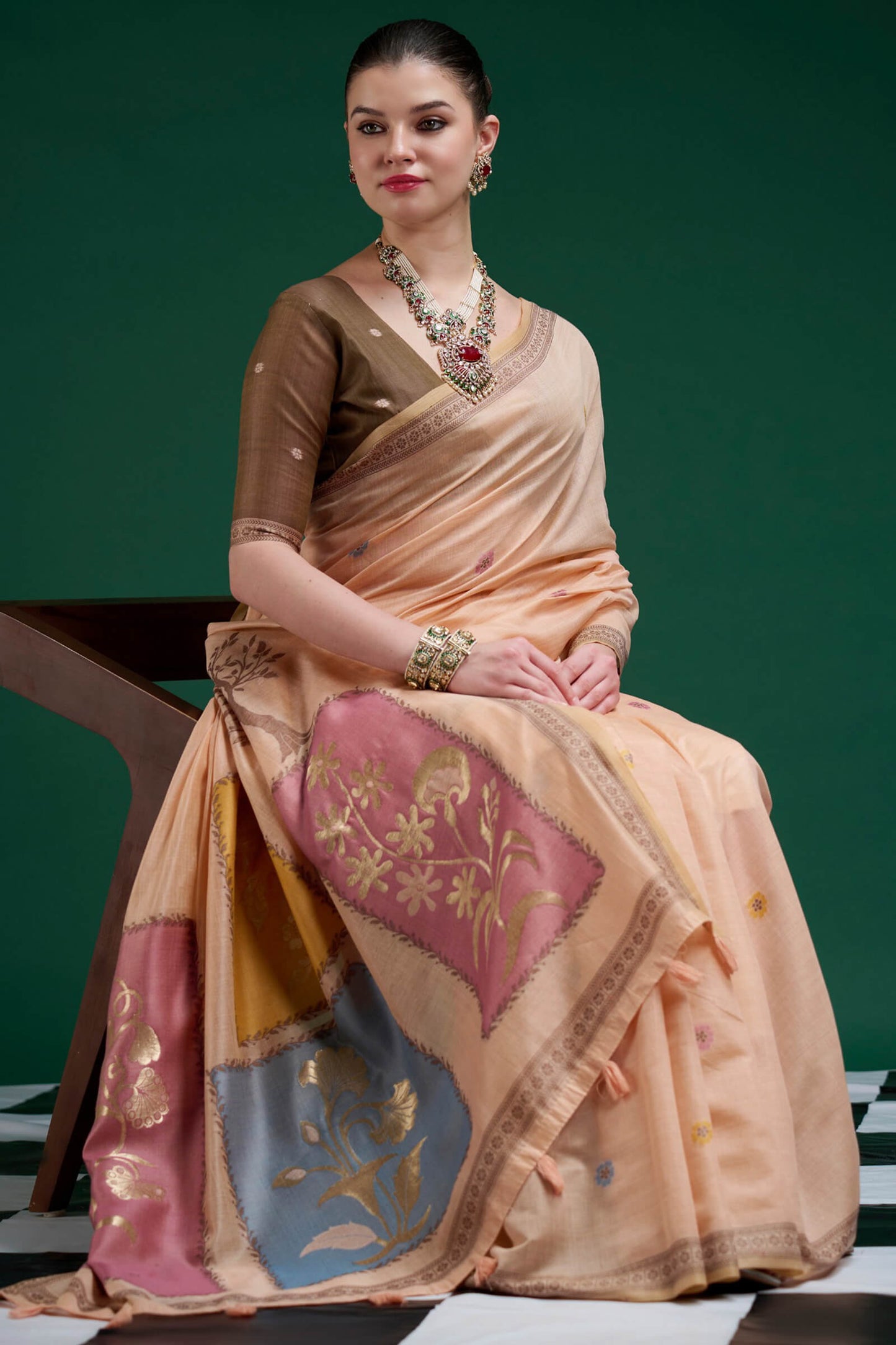 Felicitous Peach Jamdani Cotton Silk Saree With Glamorous Blouse Piece
