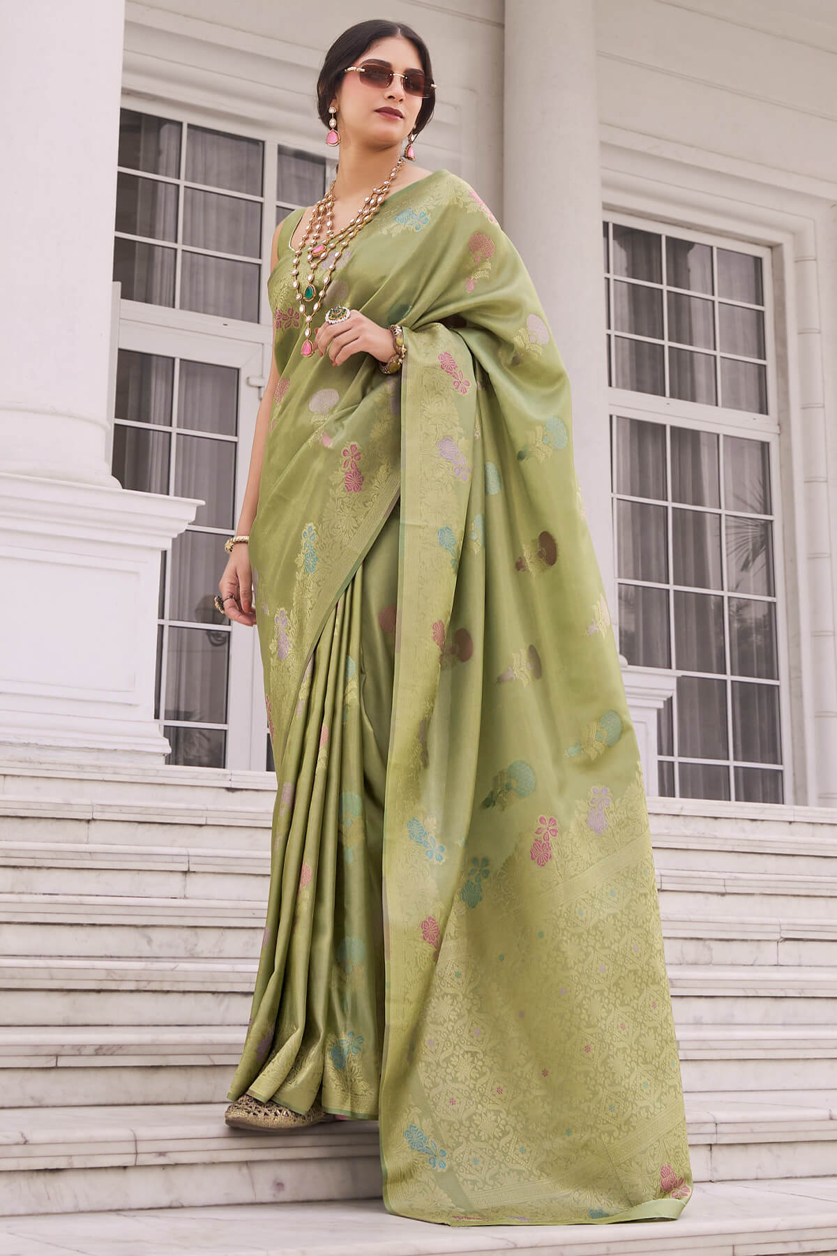 Lassitude Green Banarasi Tissue Silk Saree With Gratifying Blouse Piece