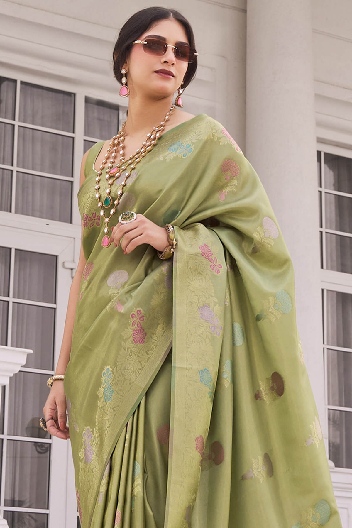 Lassitude Green Banarasi Tissue Silk Saree With Gratifying Blouse Piece