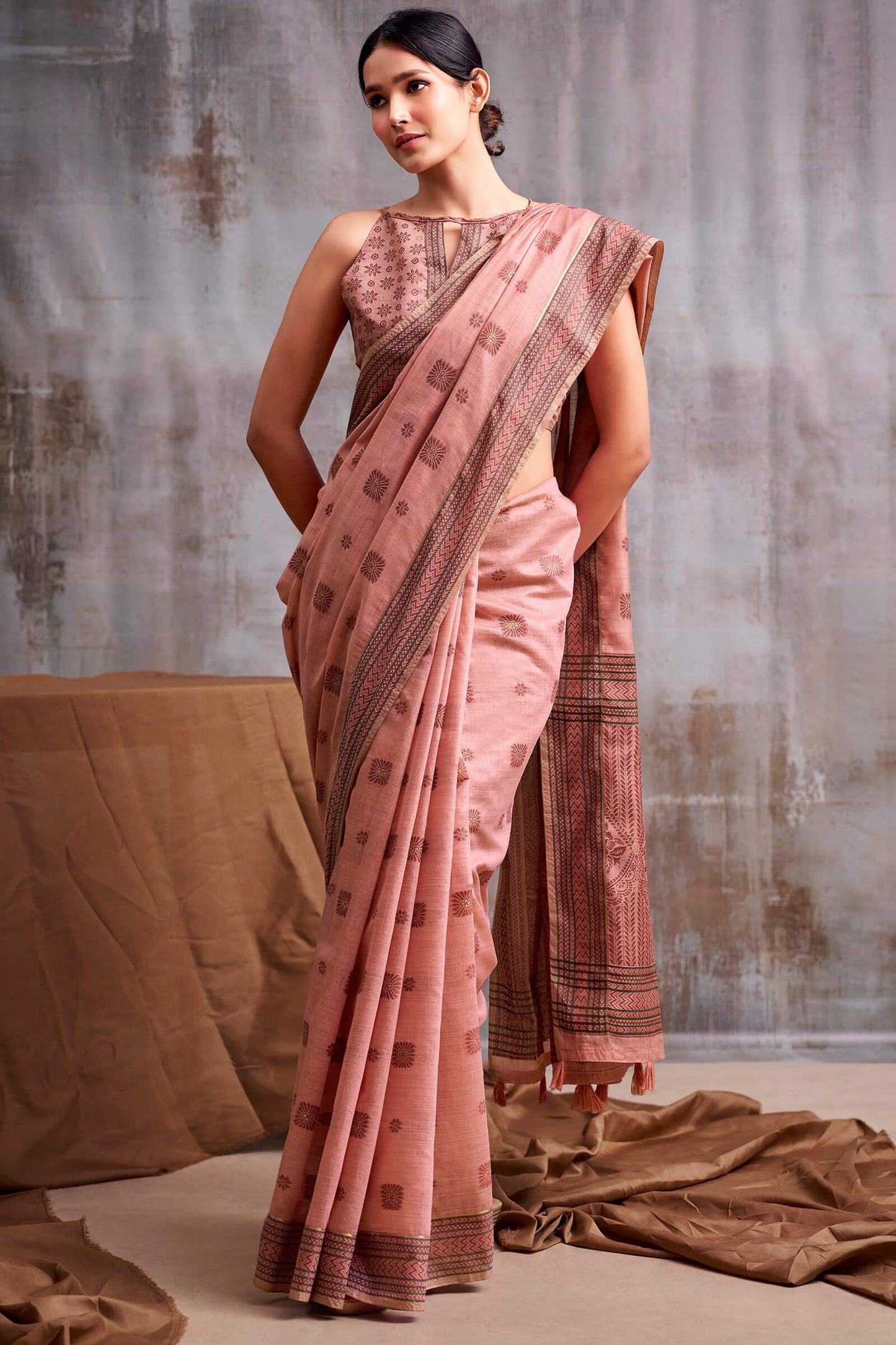 Wonderful Peach Cotton Silk Saree With Quintessential Blouse Piece