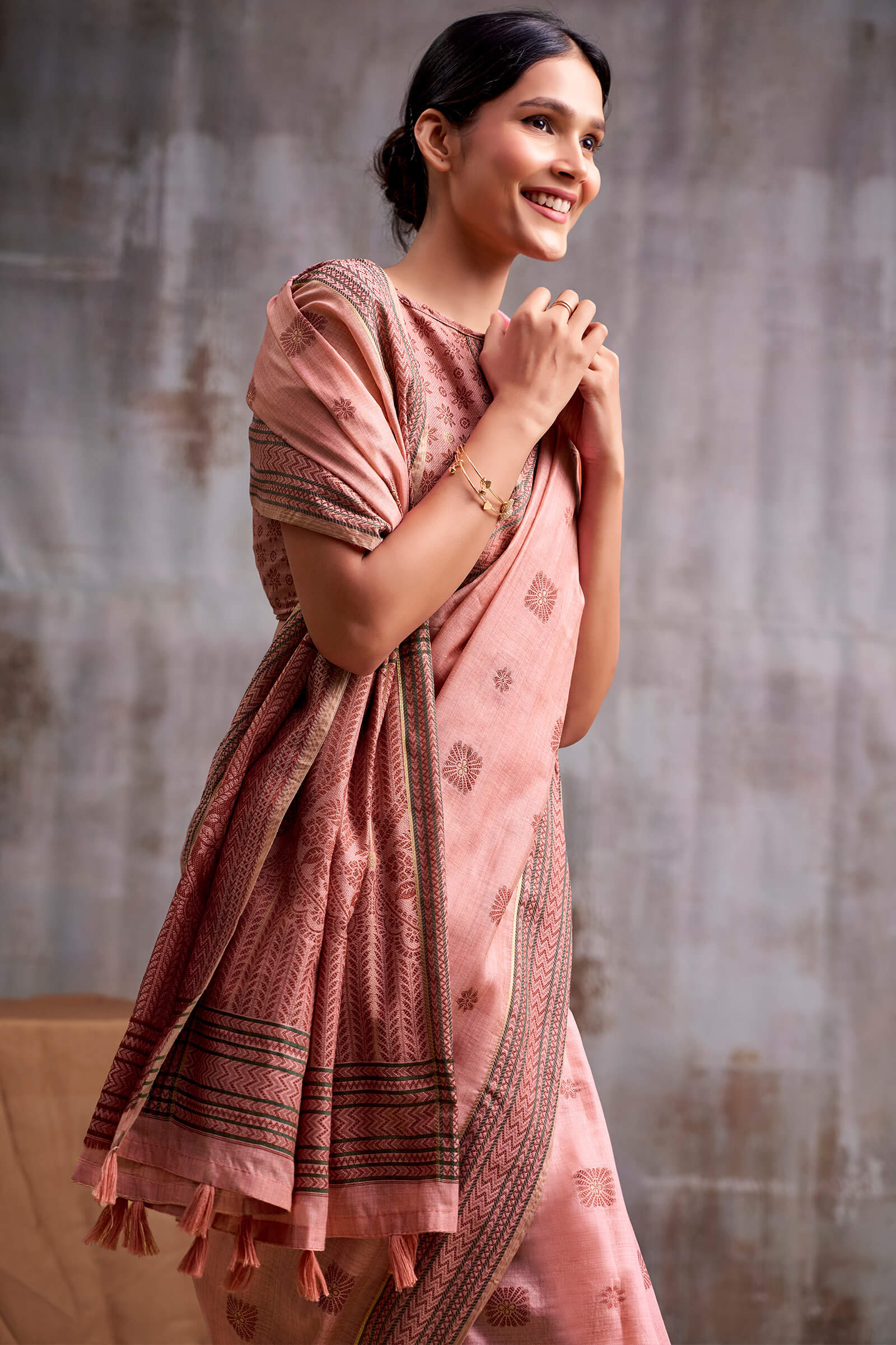 Wonderful Peach Cotton Silk Saree With Quintessential Blouse Piece