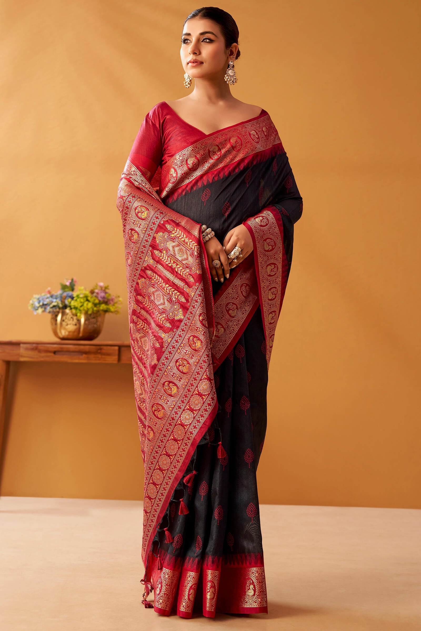 Comely Black Pure Zari Weaving Banarasi Silk Saree With Charming Blouse Piece