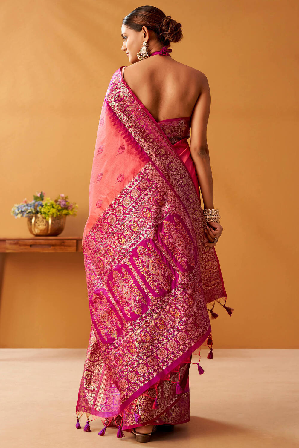 Dulcet Pink Pure Zari Weaving Banarasi Silk Saree With Quixotic Blouse Piece