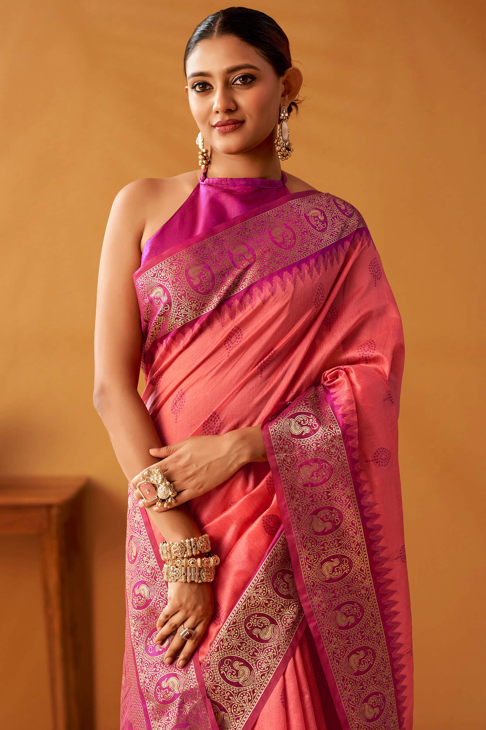 Dulcet Pink Pure Zari Weaving Banarasi Silk Saree With Quixotic Blouse Piece
