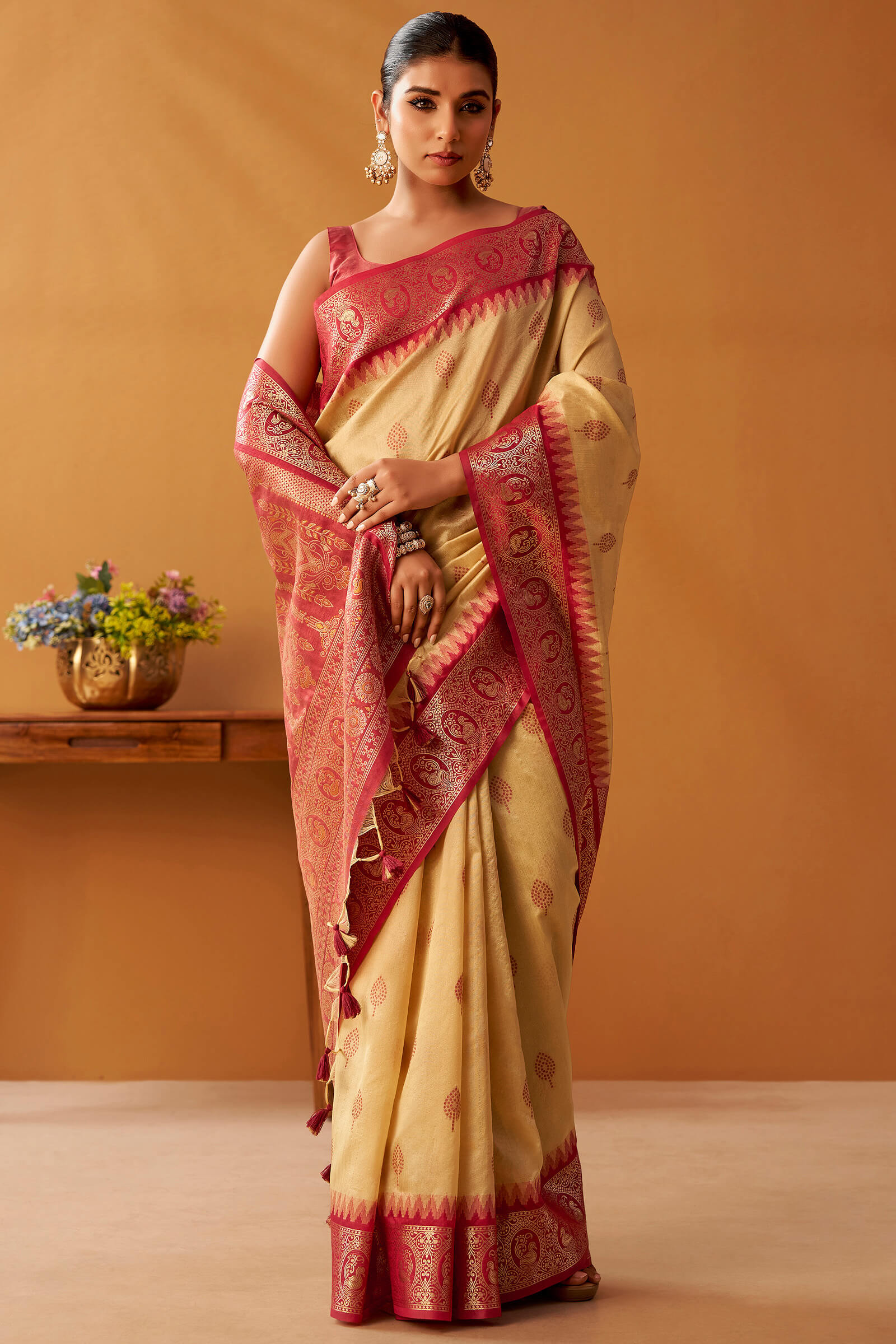 Effulgent Beige Pure Zari Weaving Banarasi Silk Saree With Elaborate Blouse Piece