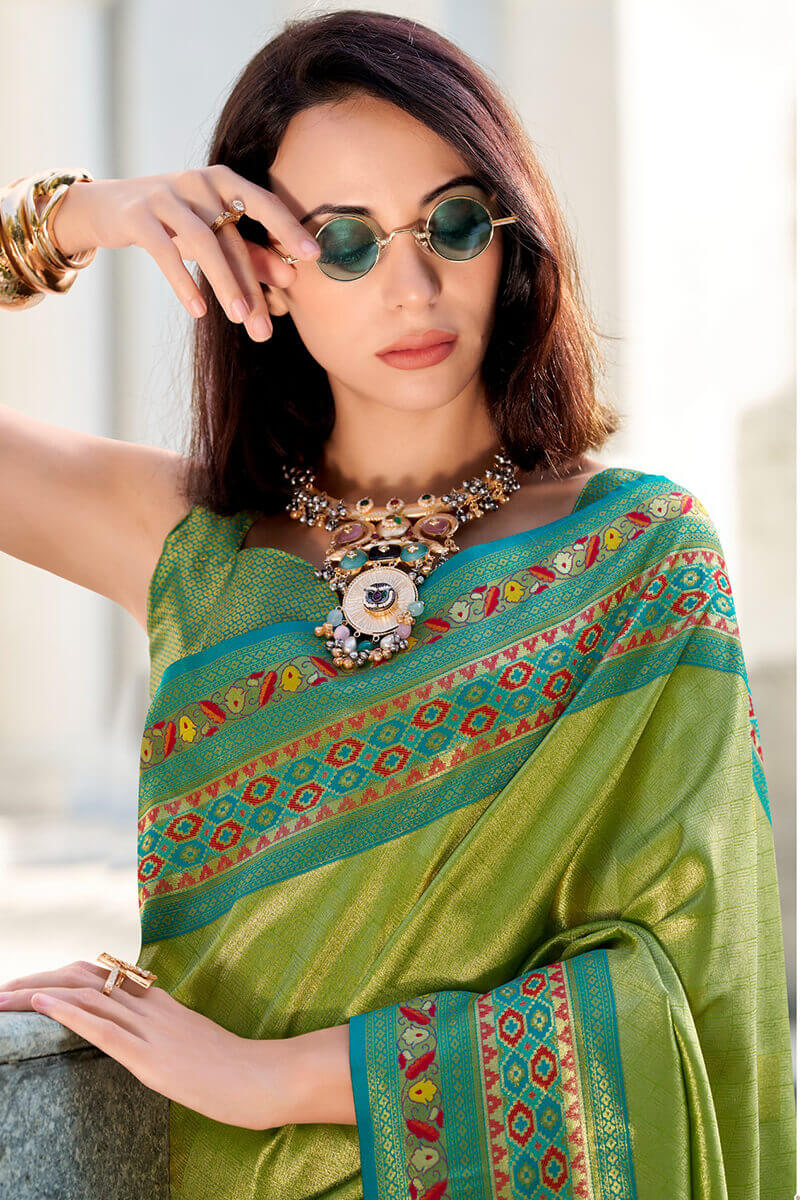 Aplomb Green Paithani Silk Saree With Excellent Blouse Piece