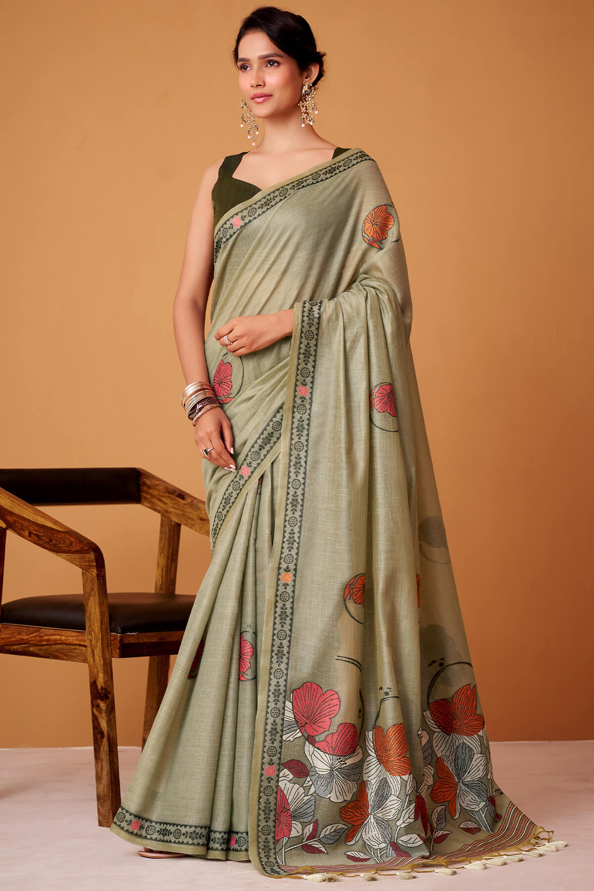 Girlish Green Jamdani Cotton Silk Saree With Sizzling Blouse Piece