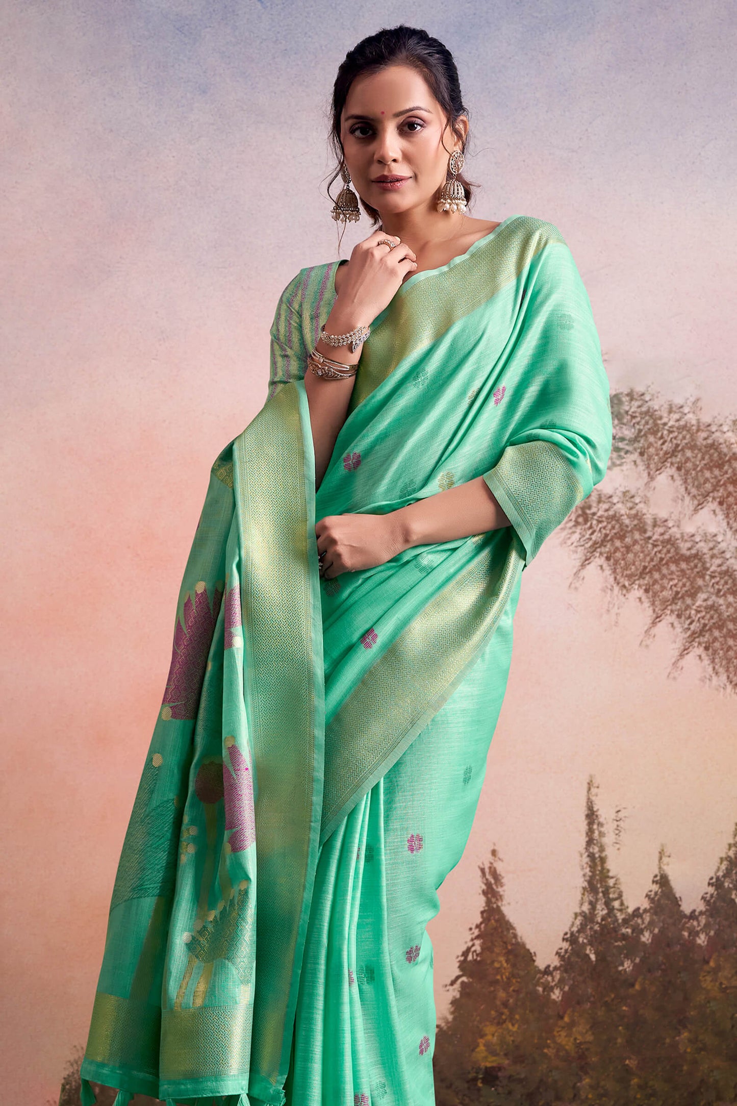 Aplomb Sea Green  Zari Woven Pure Linen Silk Saree With Verdant Blouse Piece