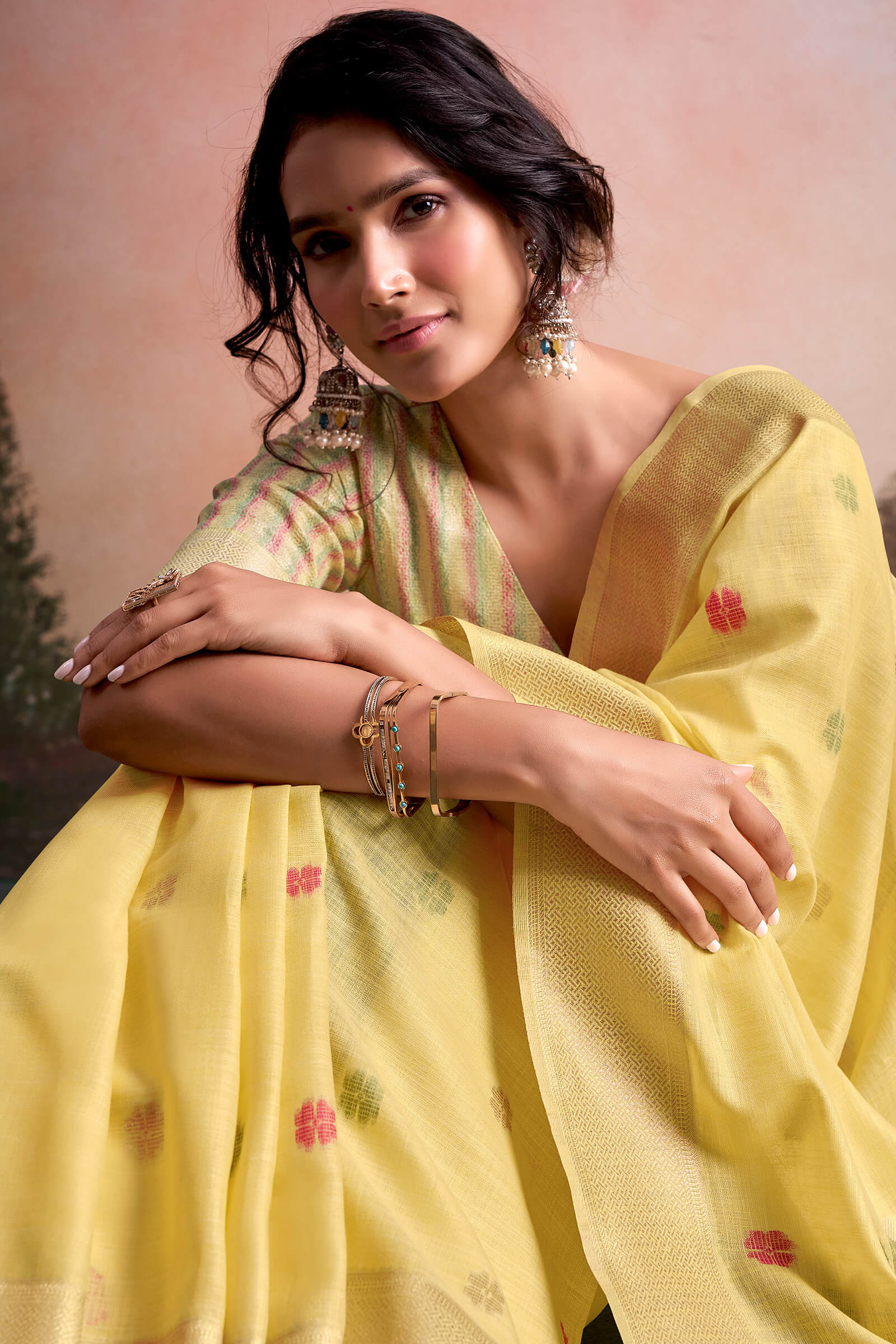 Lustrous Yellow Zari Woven Pure Linen Silk Saree With Pretty Blouse Piece
