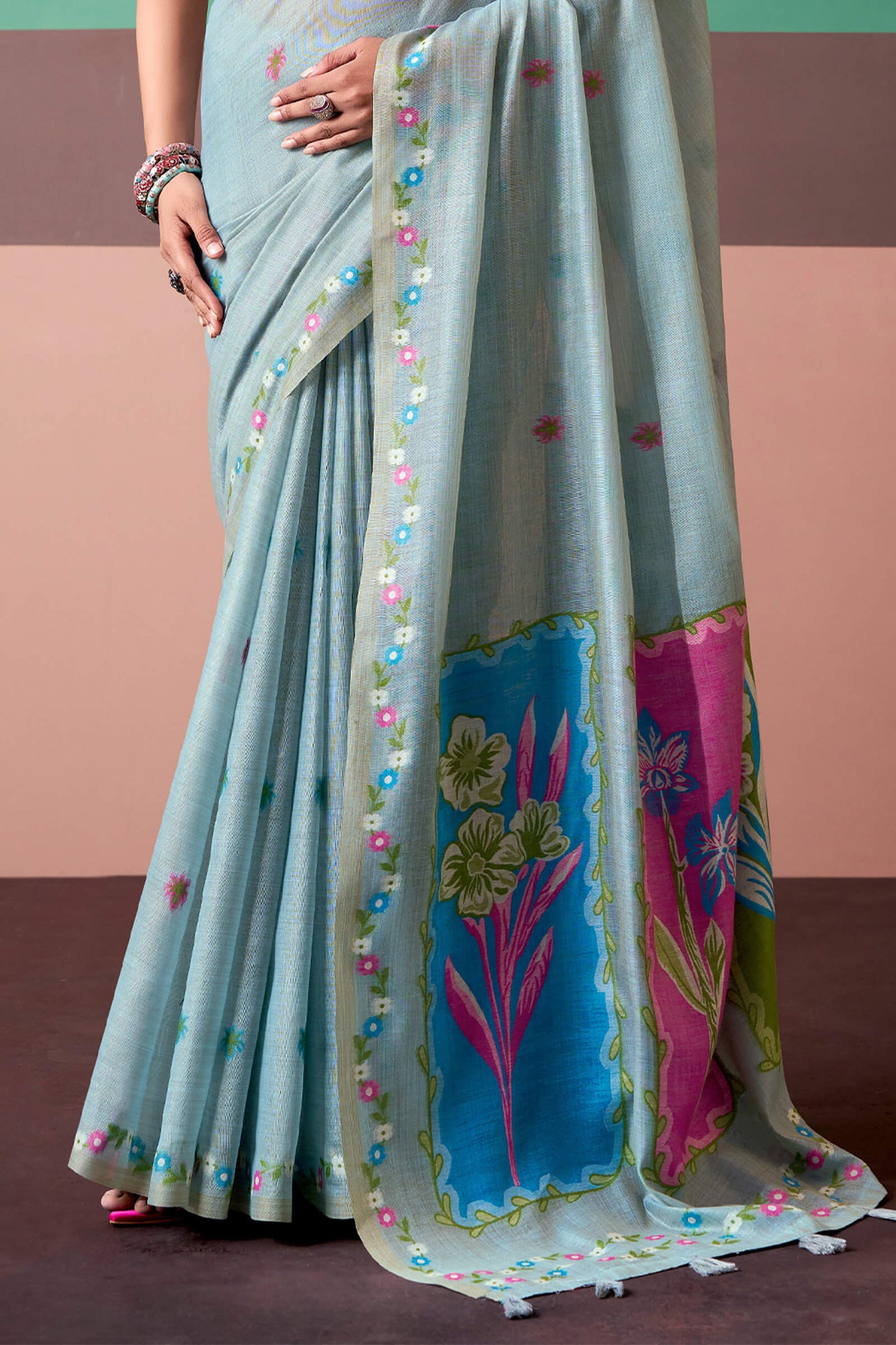 Enticing Sky Pure Munga Cotton Saree With Sensational Blouse Piece