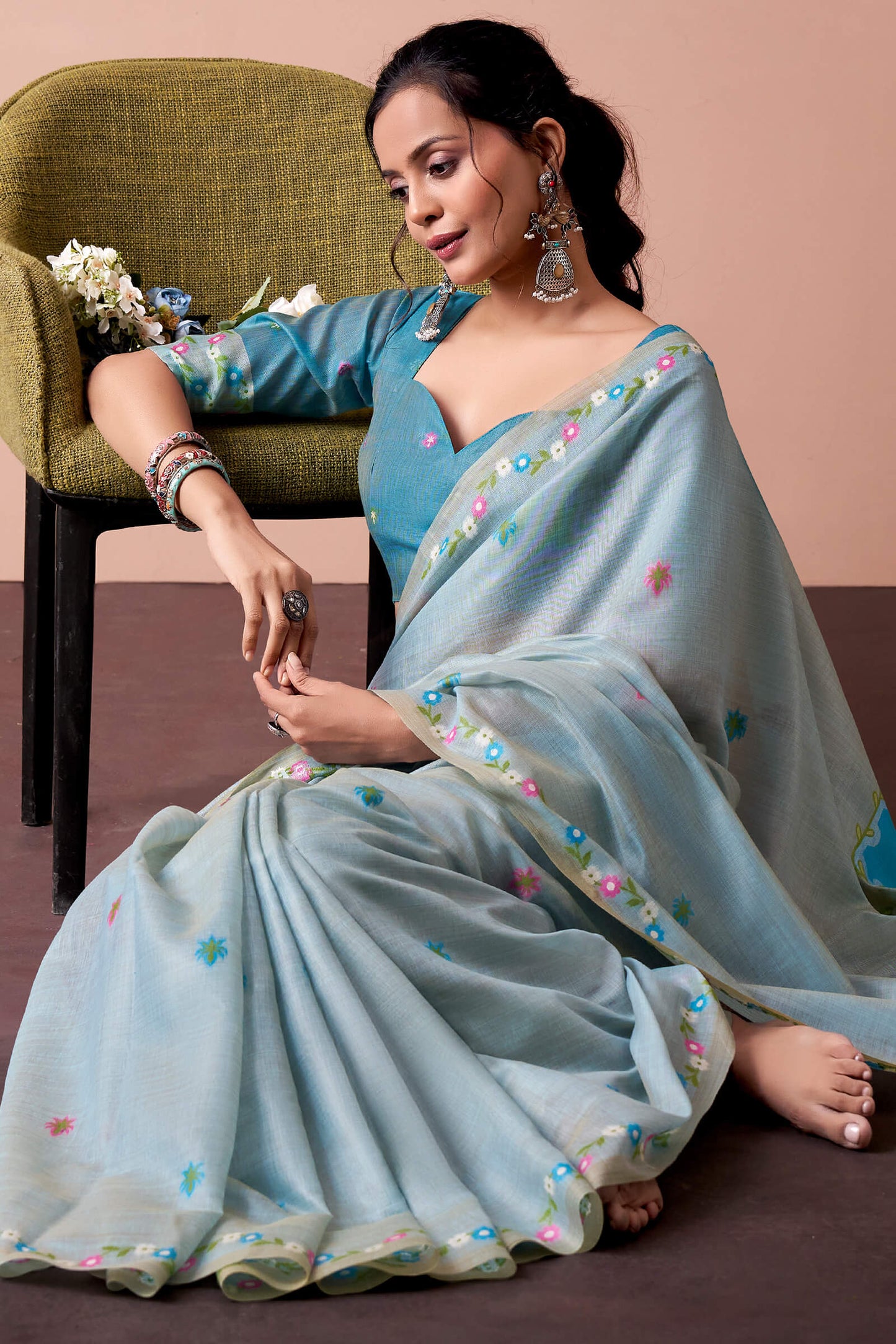 Enticing Sky Pure Munga Cotton Saree With Sensational Blouse Piece
