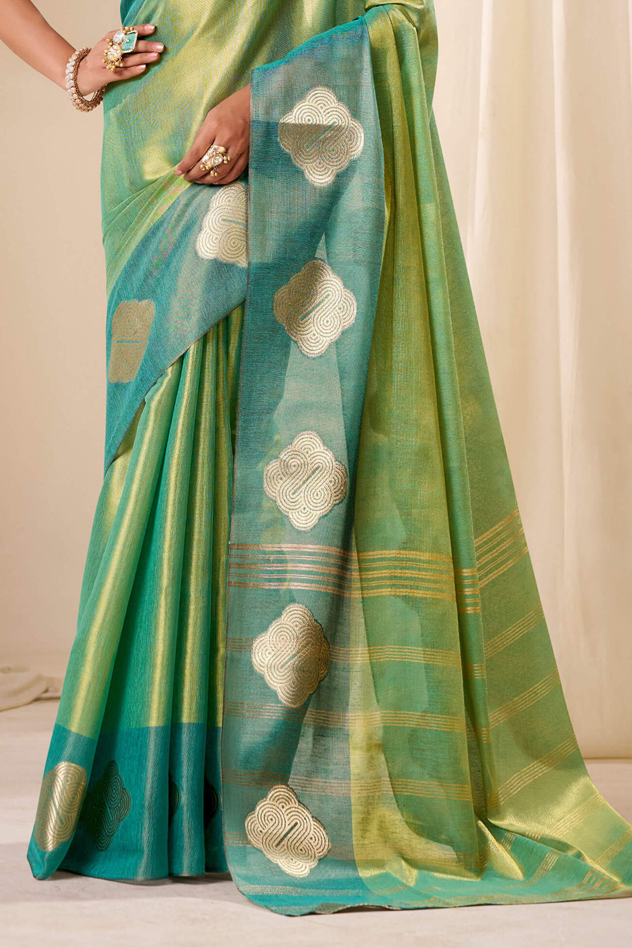 Staring Sea Green Pure Zari Weaving Banarasi Tissue Silk Saree With Tremendous Blouse Piece