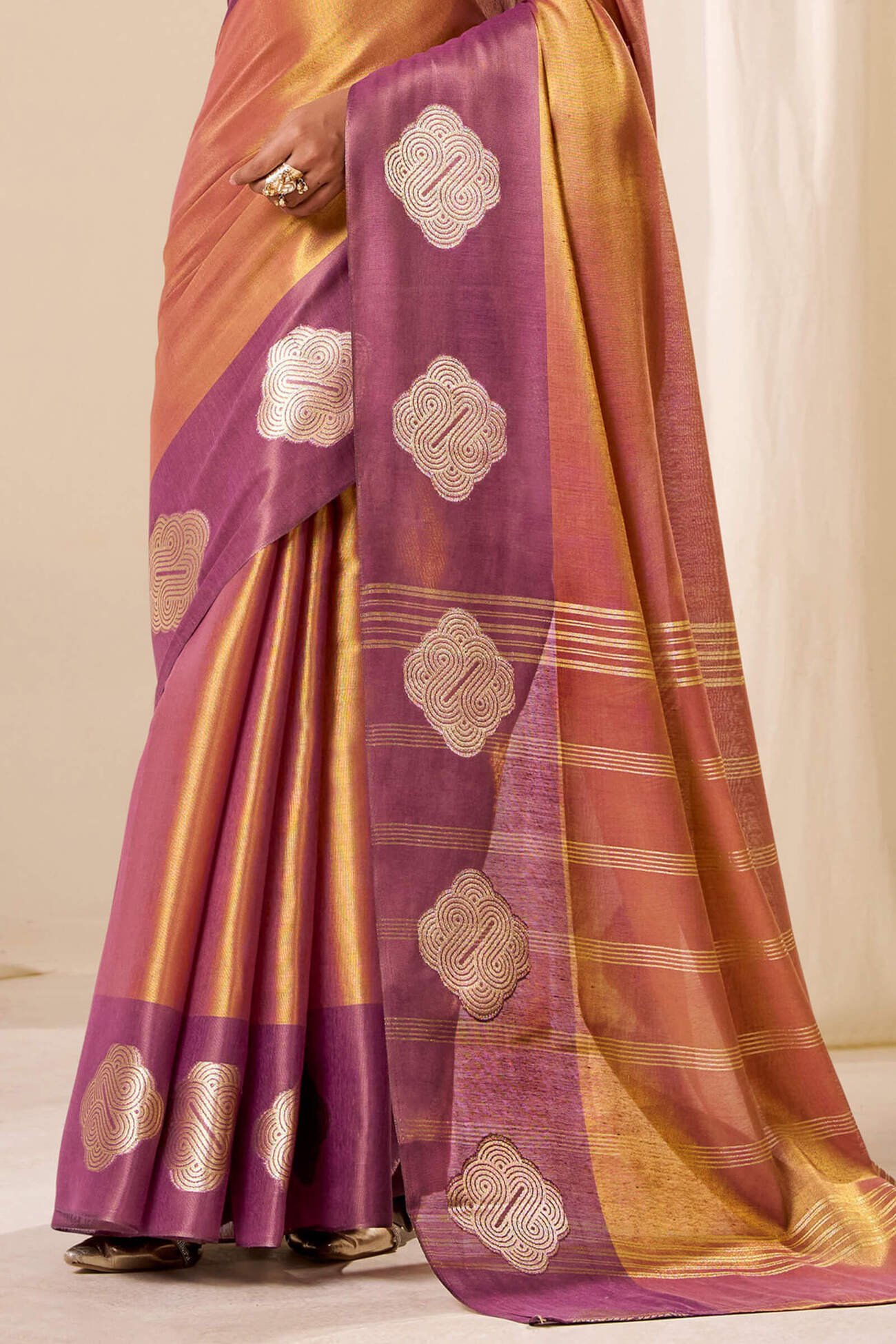 Cynosure Peach Pure Zari Weaving Banarasi Tissue Silk Saree With Ratatouille Blouse Piece