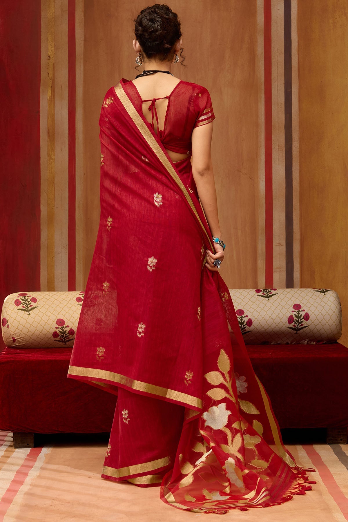 Innovative Red Pure Munga Cotton Silk Saree With Enigmatic Blouse Piece