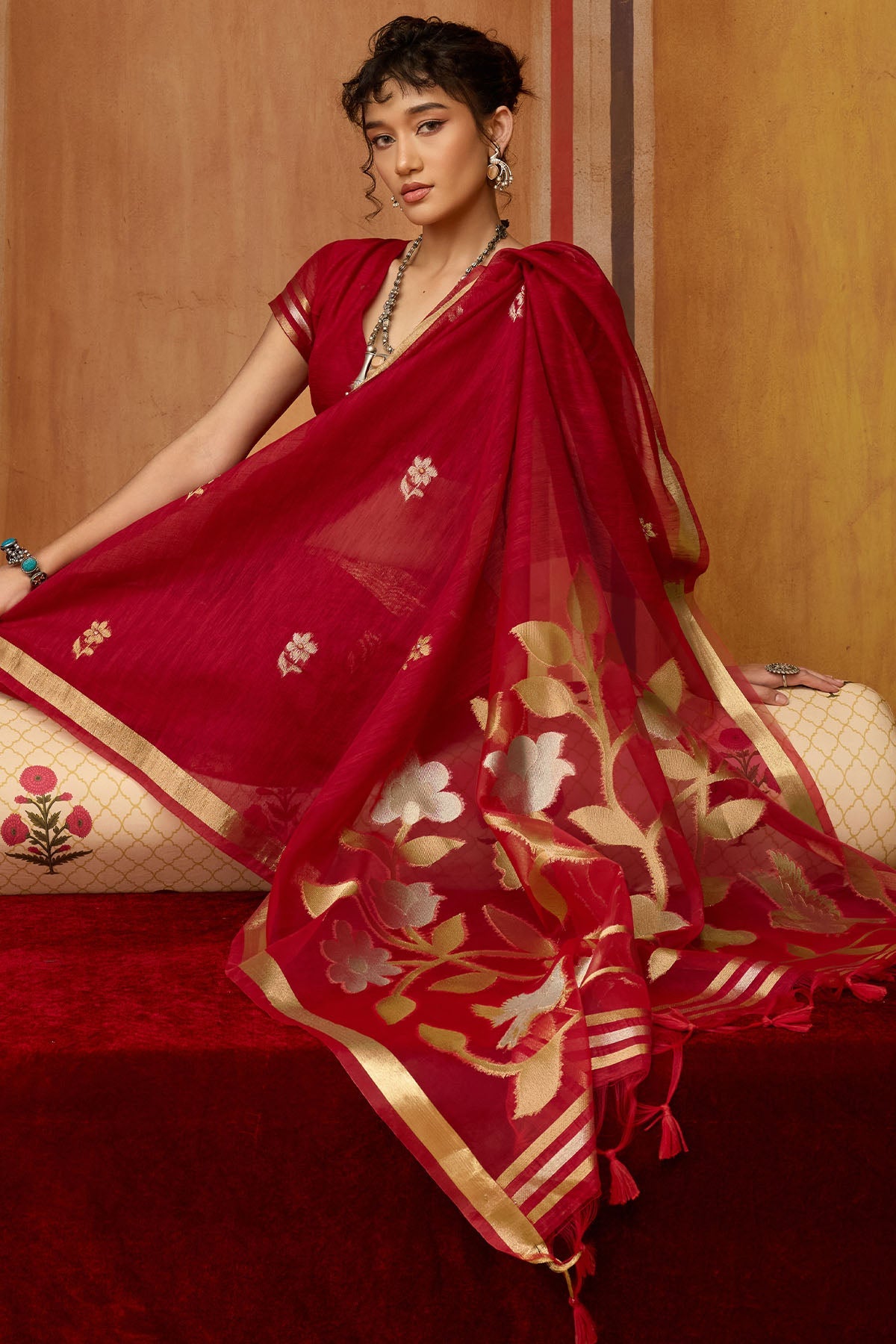 Innovative Red Pure Munga Cotton Silk Saree With Enigmatic Blouse Piece