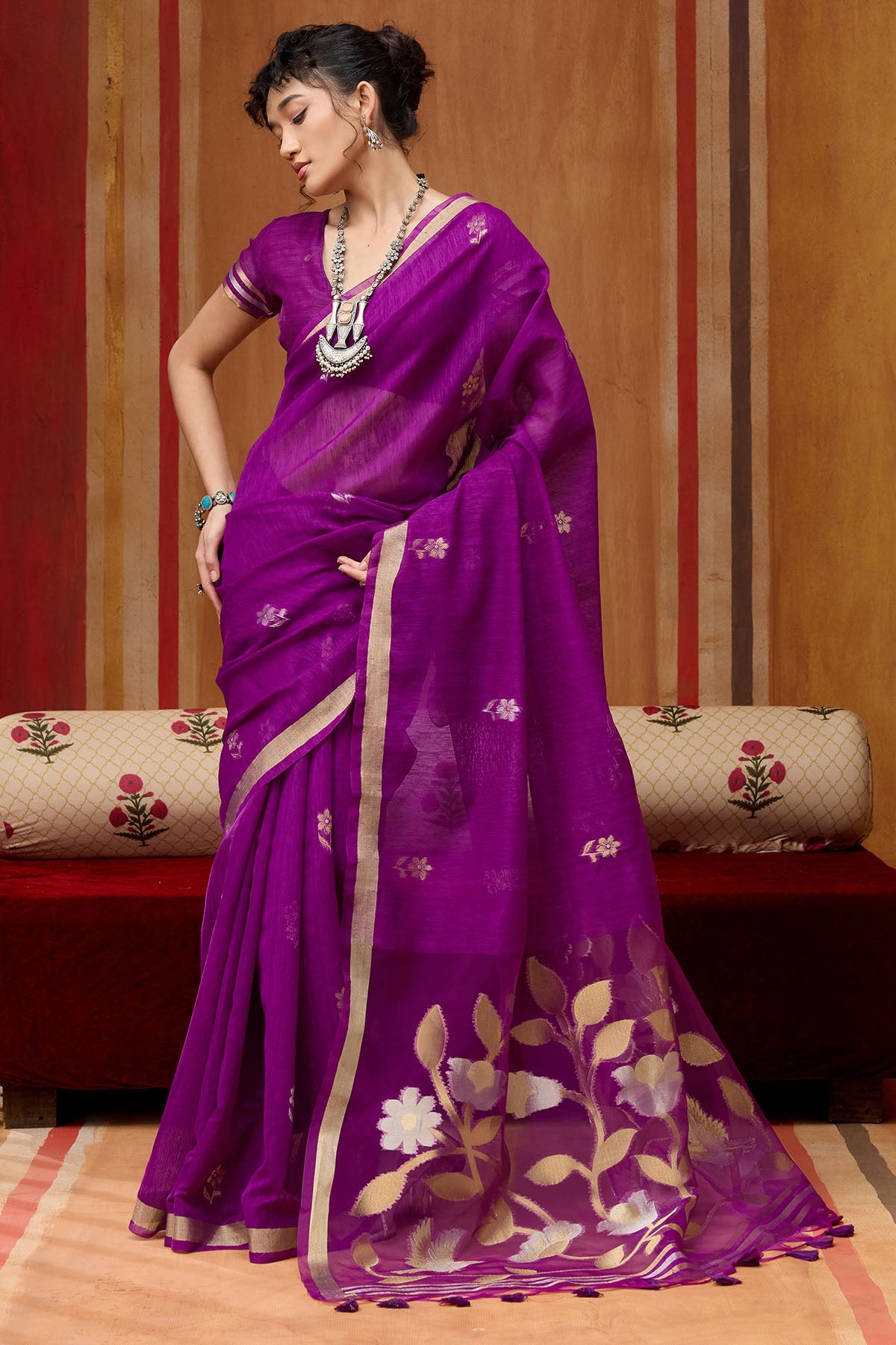 Skinny Purple Pure Munga Cotton Silk Saree With Sempiternal Blouse Piece