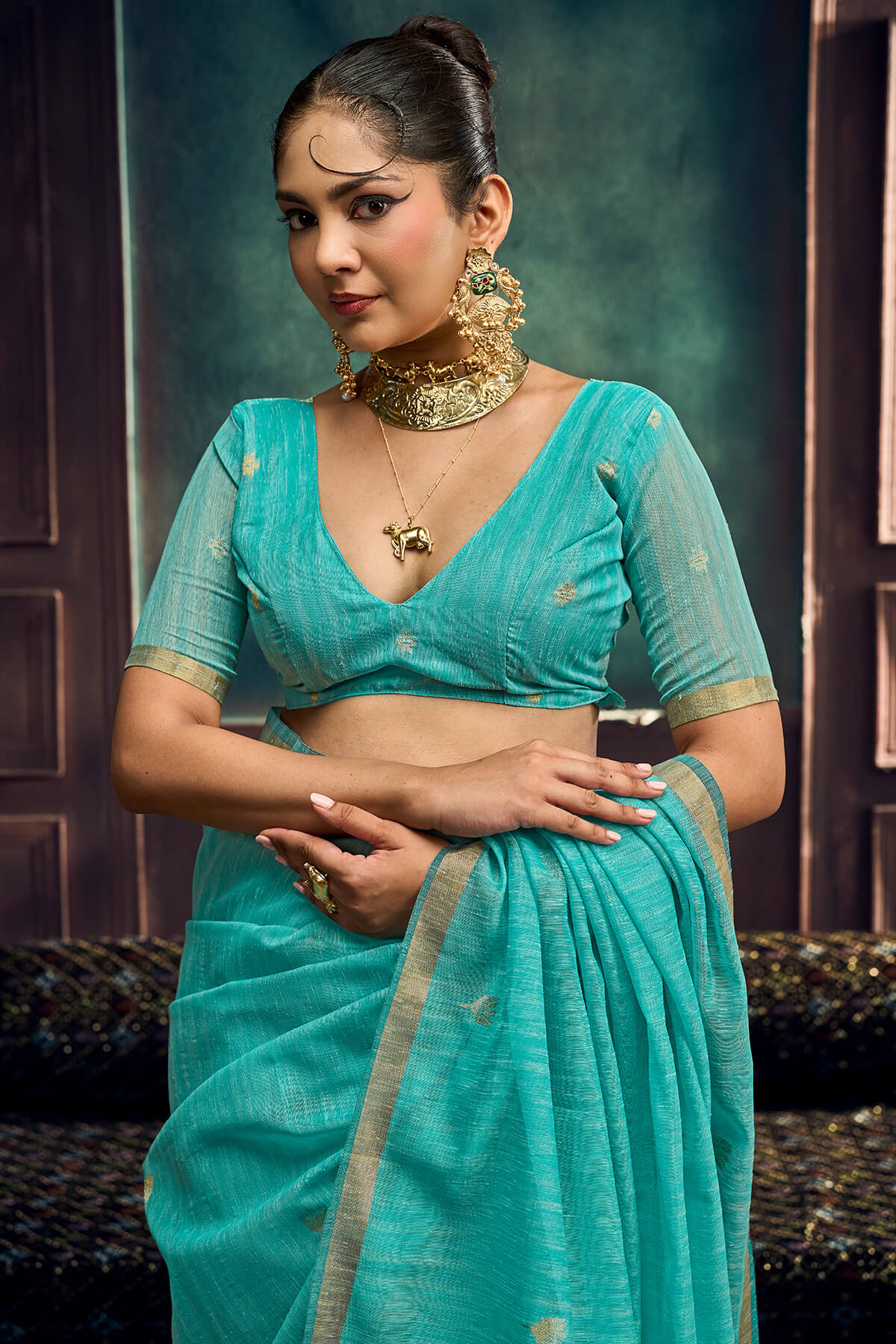Mesmeric Turquoise Pure Munga Cotton Silk Saree With Exquisite Blouse Piece