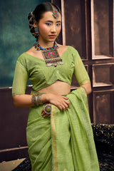 Adorning Green Pure Munga Cotton Silk Saree With Fugacious Blouse Piece