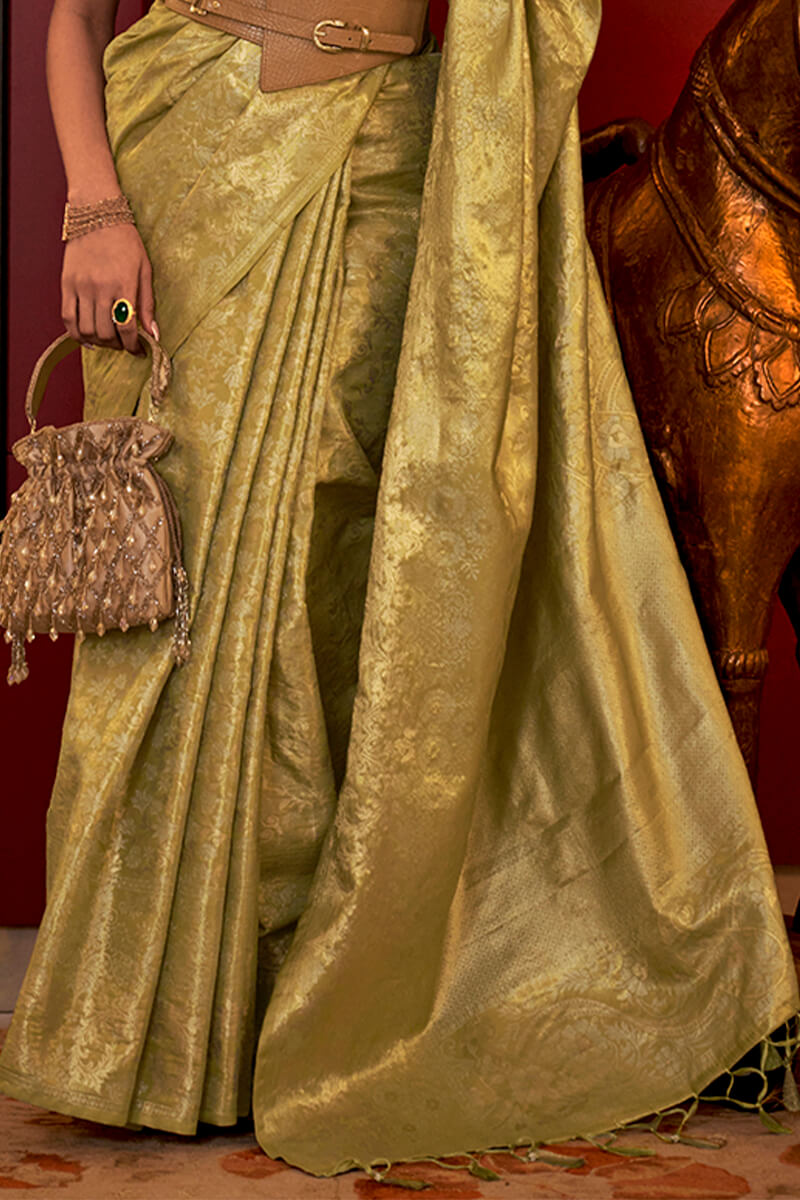 Refreshing Green Soft Banarasi Silk Saree With Adorable Blouse Piece