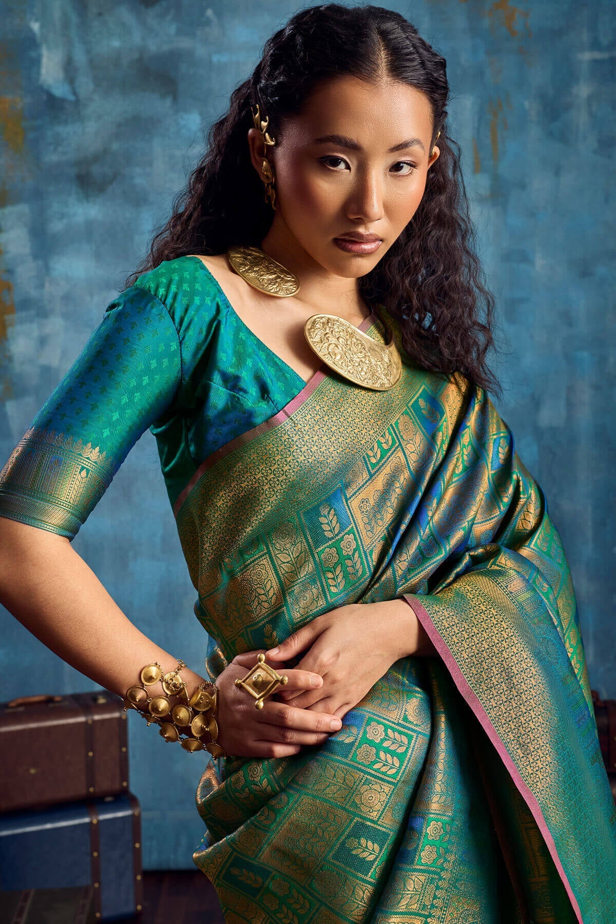 Pleasant Rama Kanjivaram Silk Saree With Stunning Blouse Piece