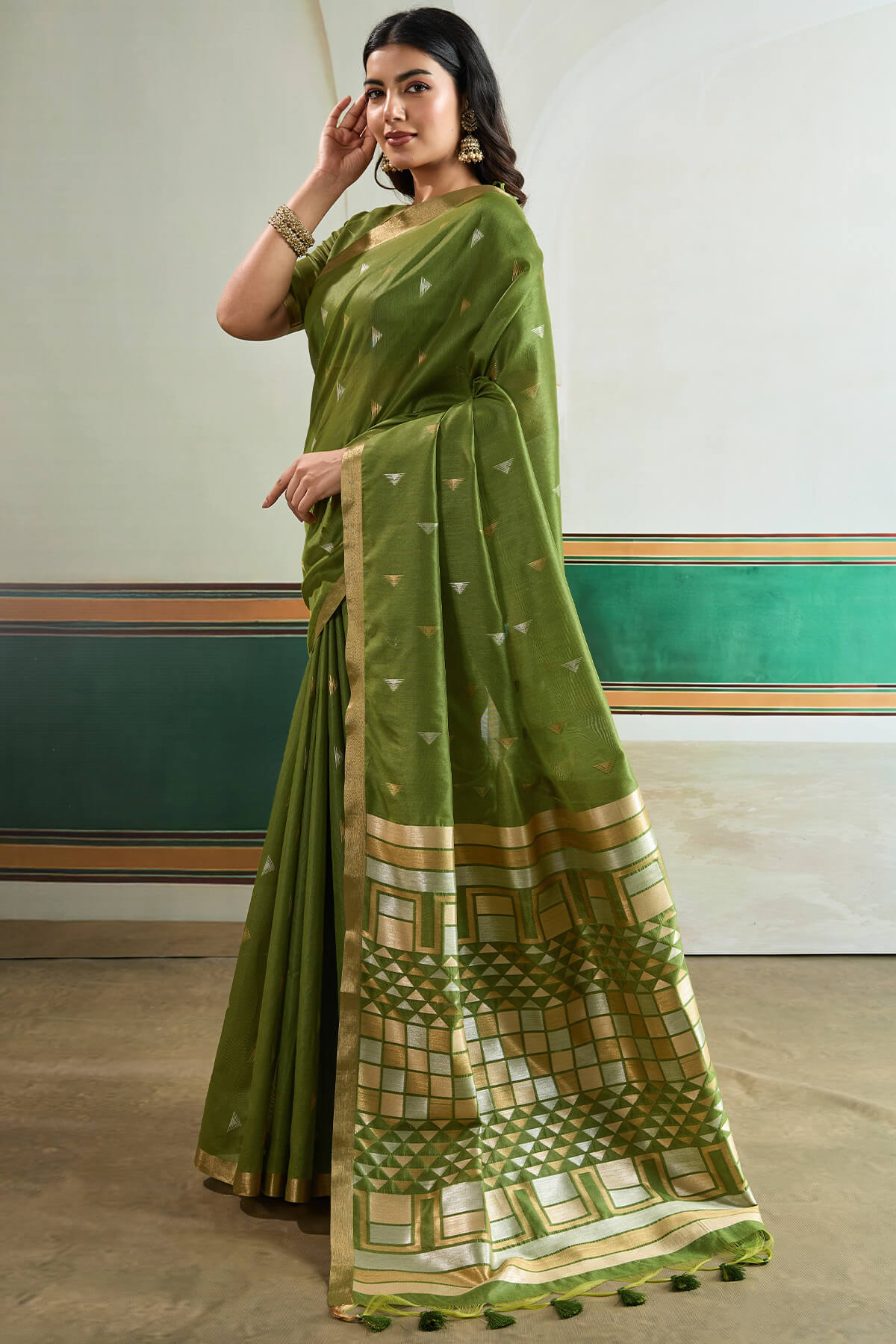 Bewitching Green Pure Zari Weaving Banarasi Tussar Silk Saree With Surreptitious Blouse Piece