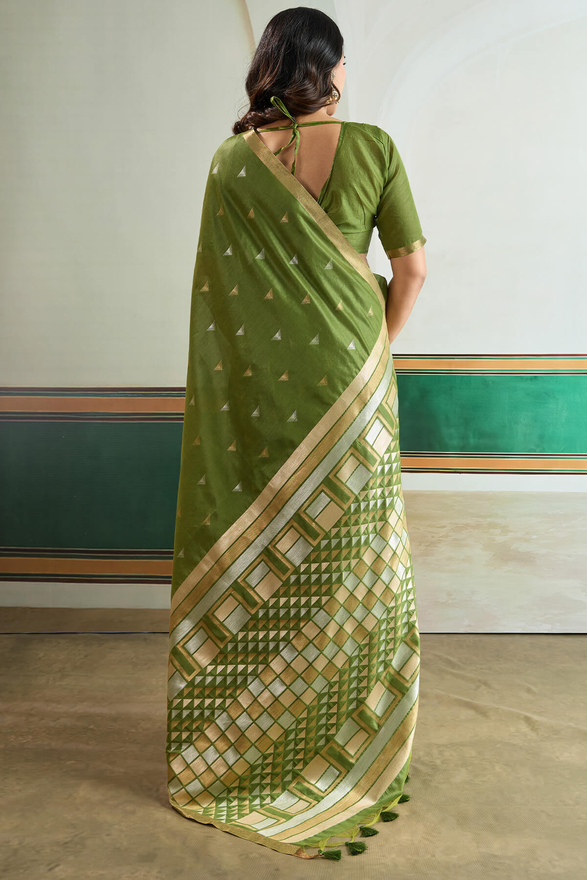 Bewitching Green Pure Zari Weaving Banarasi Tussar Silk Saree With Surreptitious Blouse Piece