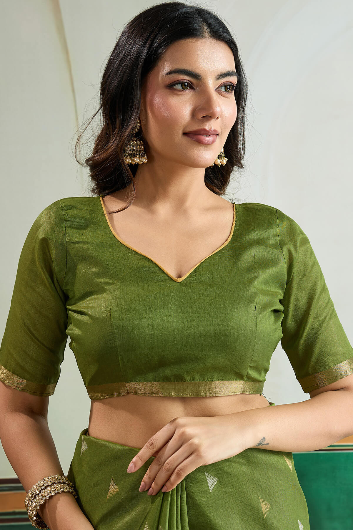 Bewitching Green Pure Zari Weaving Banarasi Tussar Silk Saree With Surreptitious Blouse Piece