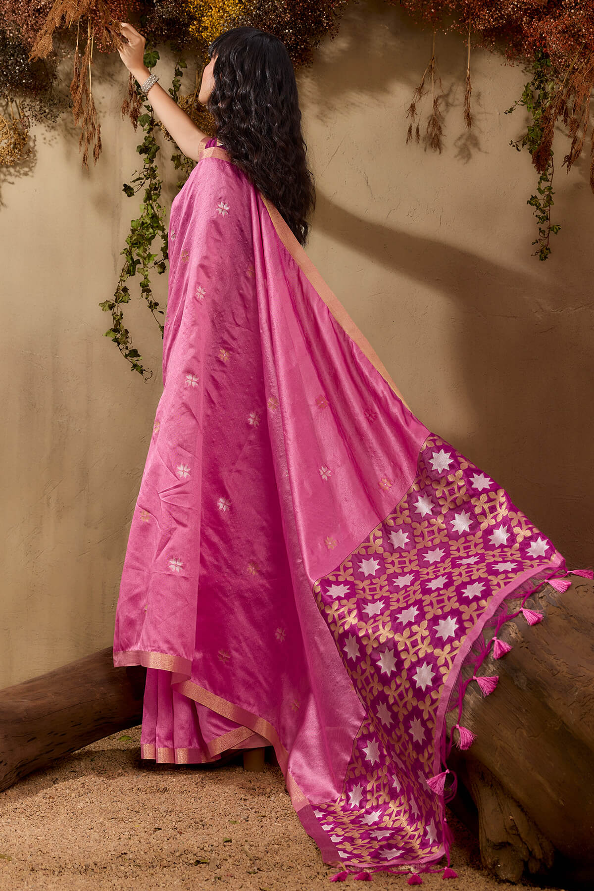 Epiphany Pink Pure Zari Weaving Banarasi Tussar Silk Saree With Beauteous Blouse Piece