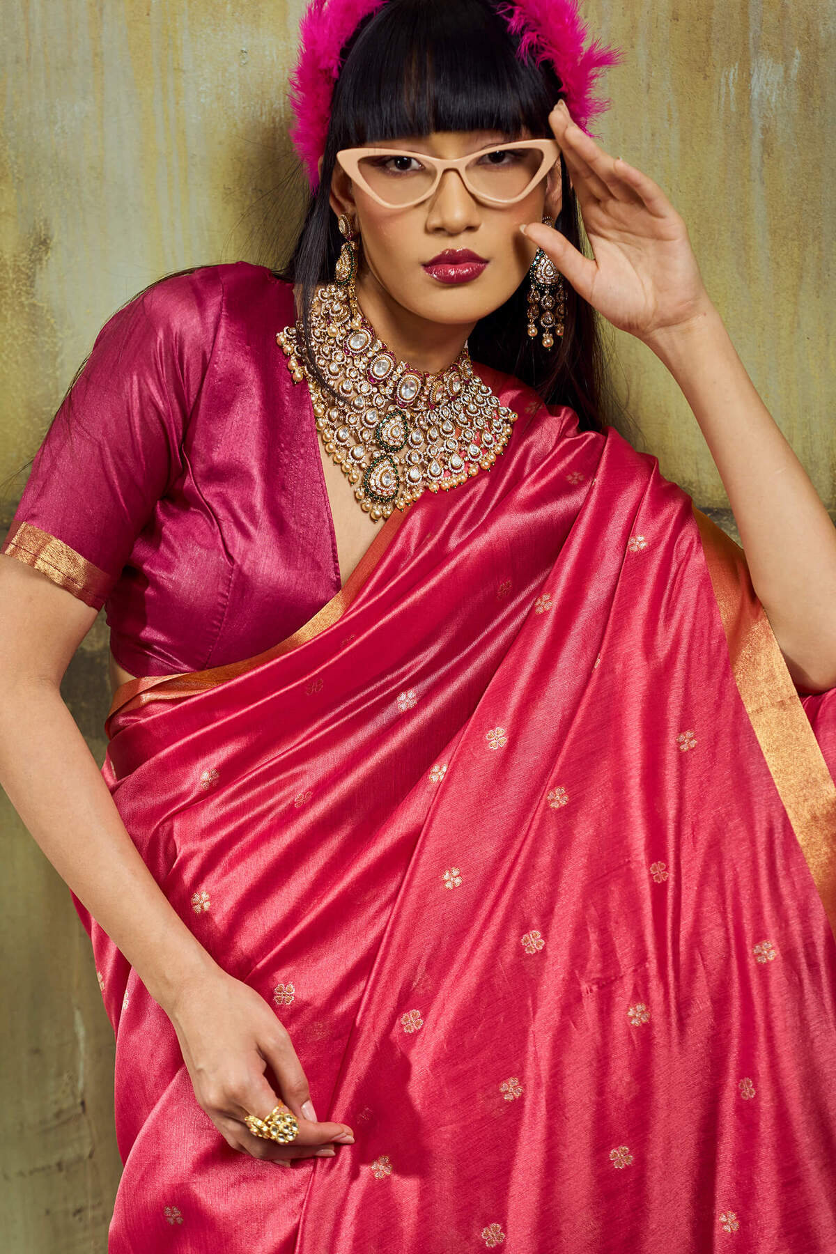 Hypnotic Pink Banarasi Handloom Silk Saree With Divine Blouse Piece