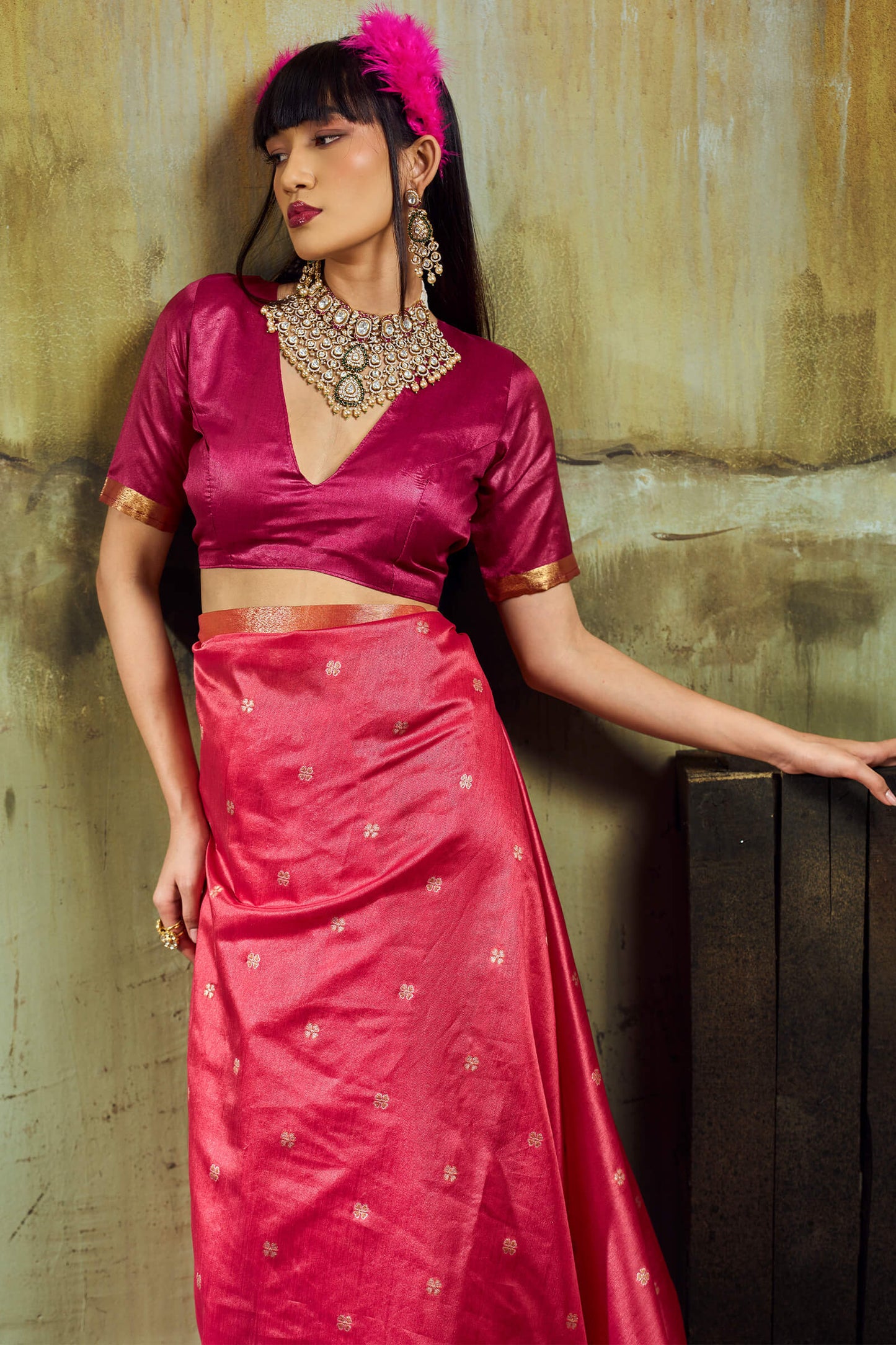 Hypnotic Pink Banarasi Handloom Silk Saree With Divine Blouse Piece
