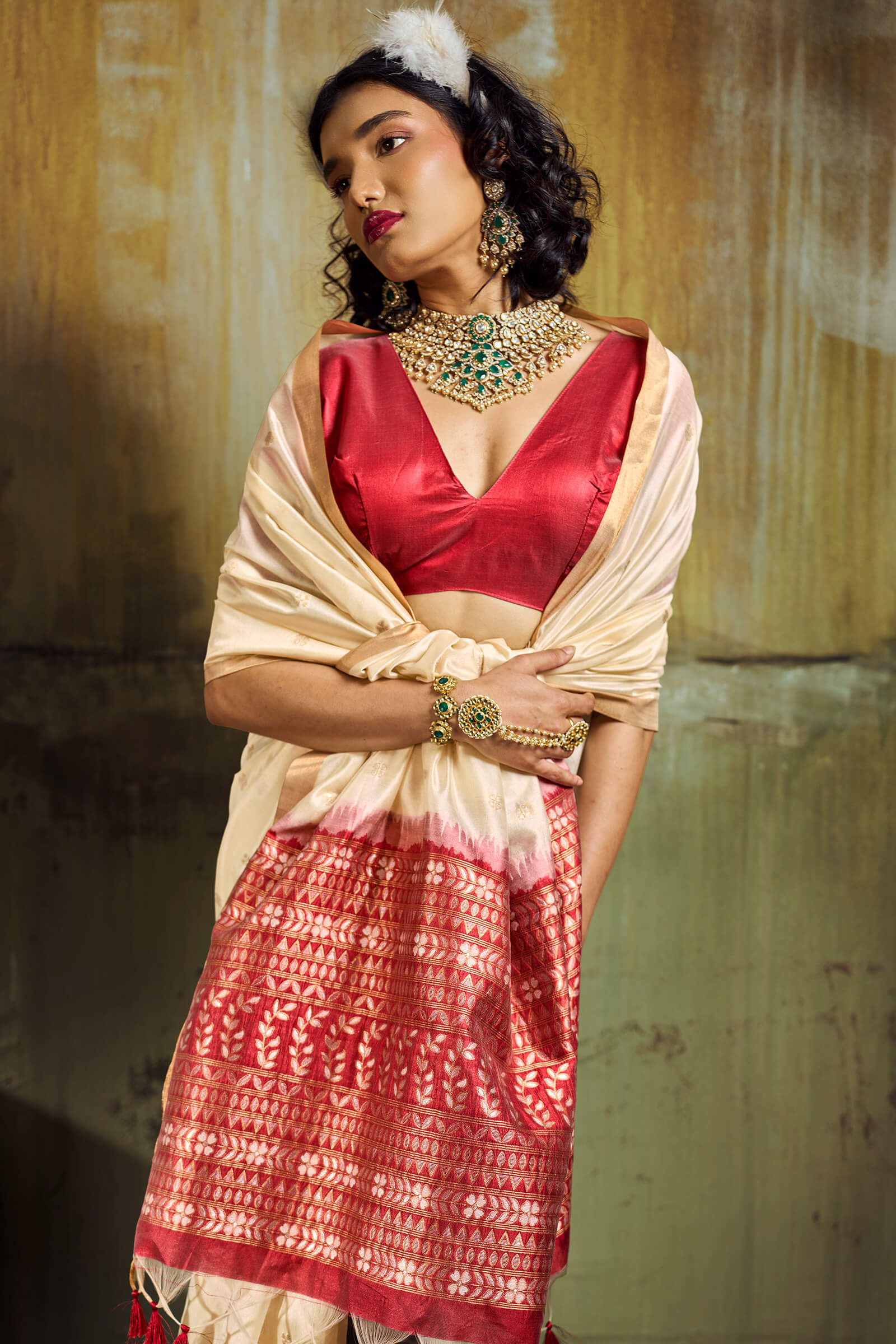 Seraphic Beige Banarasi Handloom Silk Saree With Flattering Blouse Piece