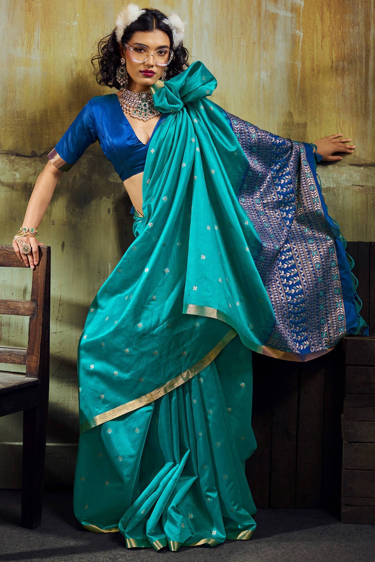 Marvellous Firozi Banarasi Handloom Silk Saree With Gratifying Blouse Piece