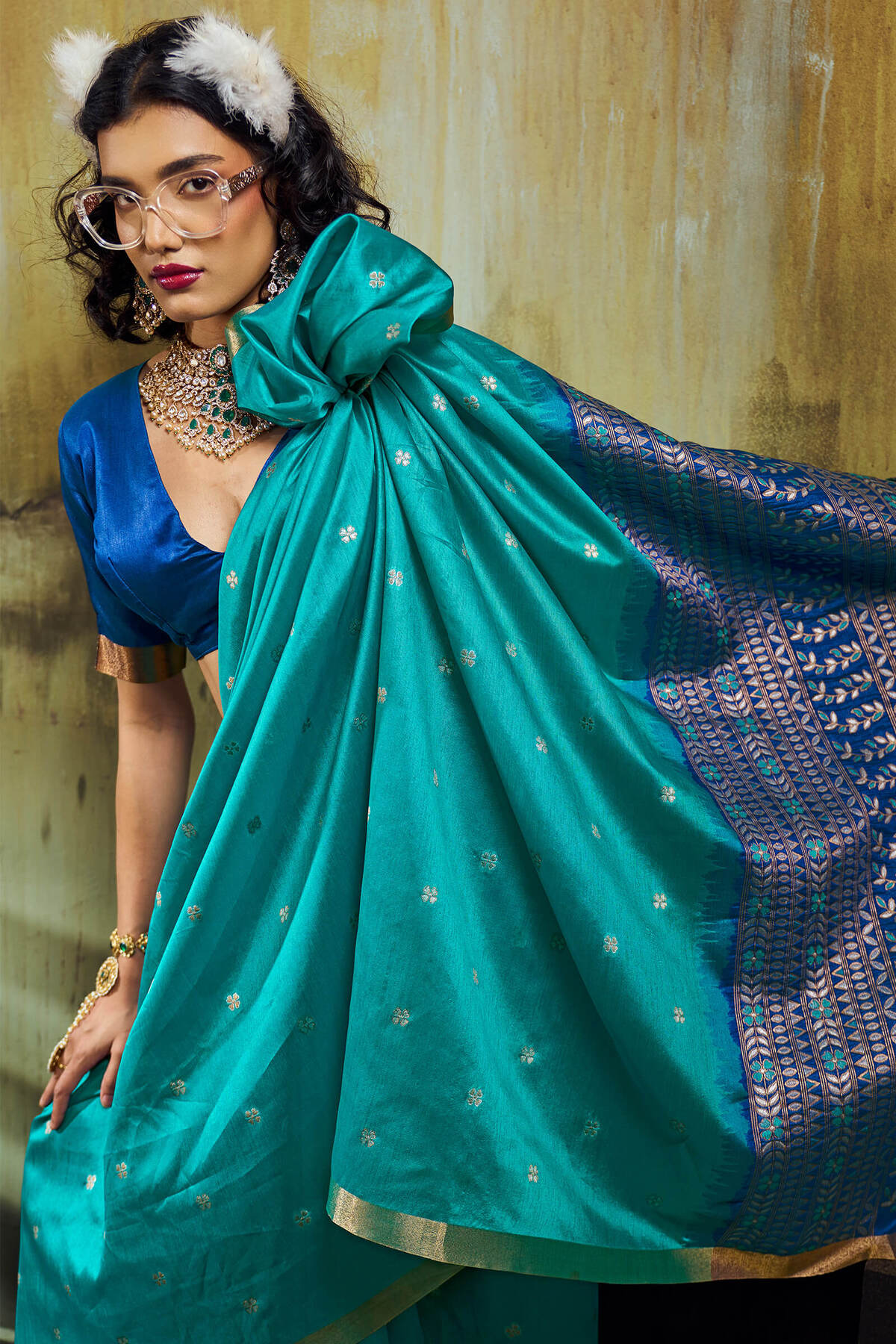 Marvellous Firozi Banarasi Handloom Silk Saree With Gratifying Blouse Piece